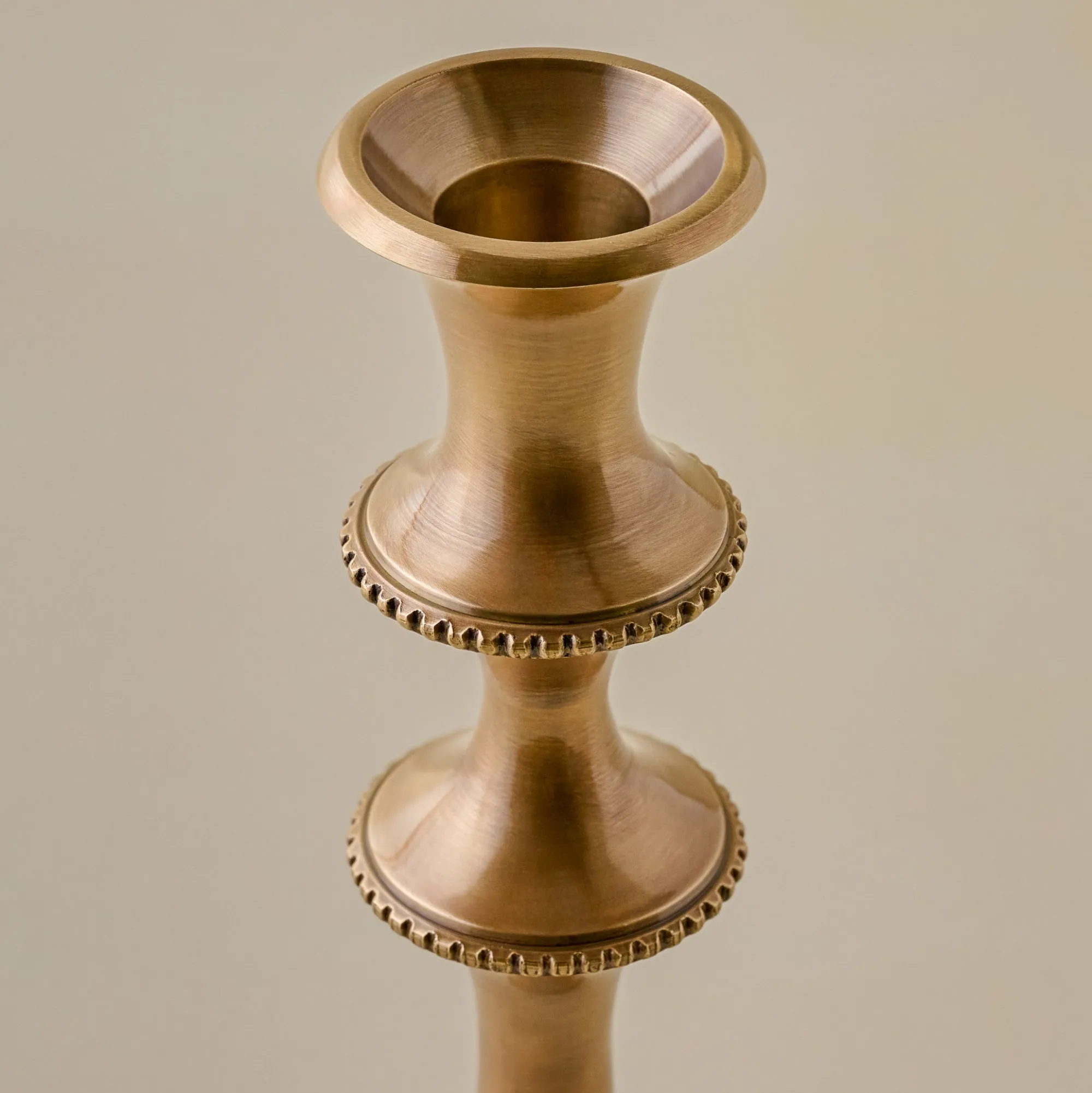 VND8550 FINE ARTS AND CRAFTS Adler Antiqued Brass Etched Taper Holder