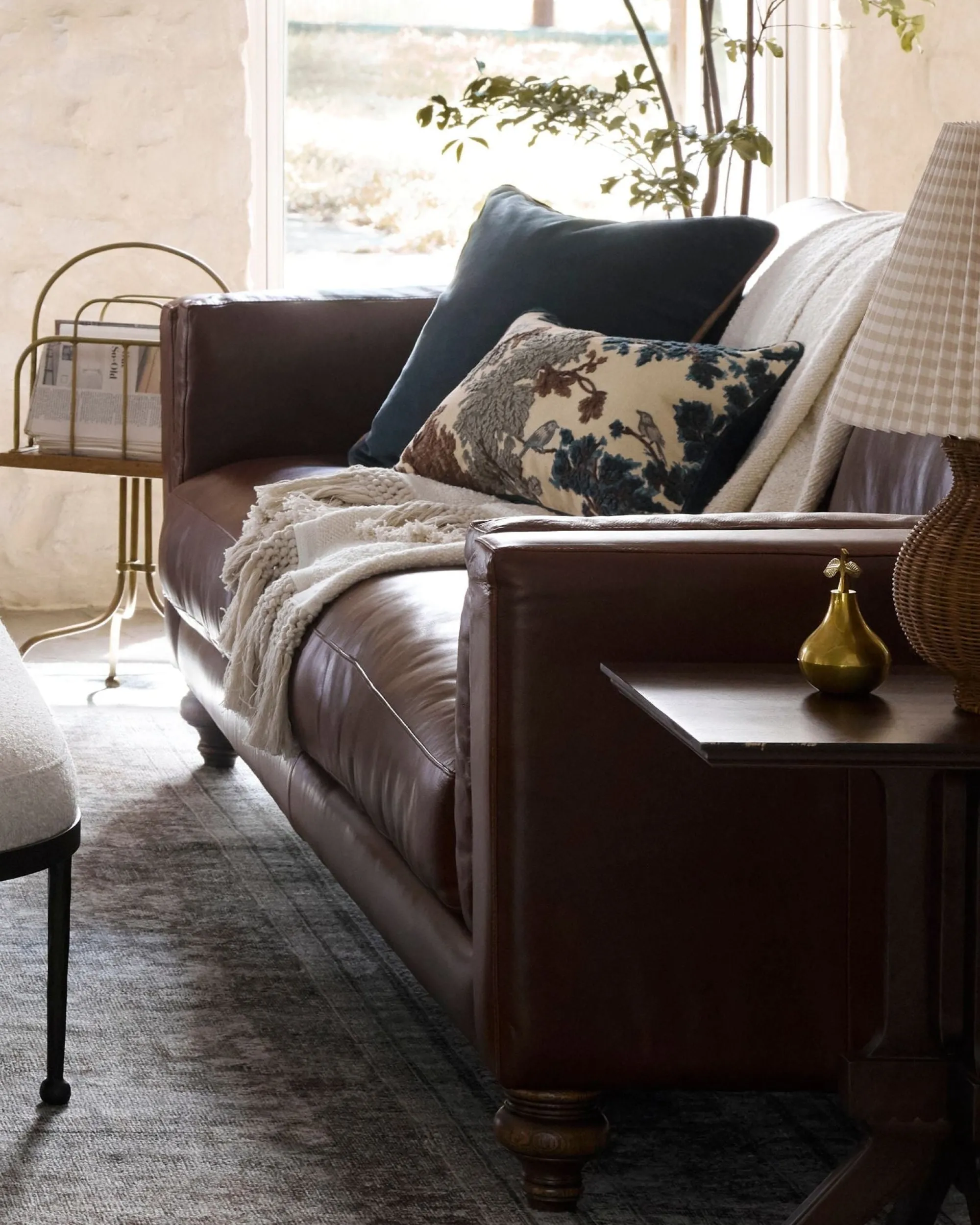 VND8096 CODA MX INC Andrews Leather Sofa