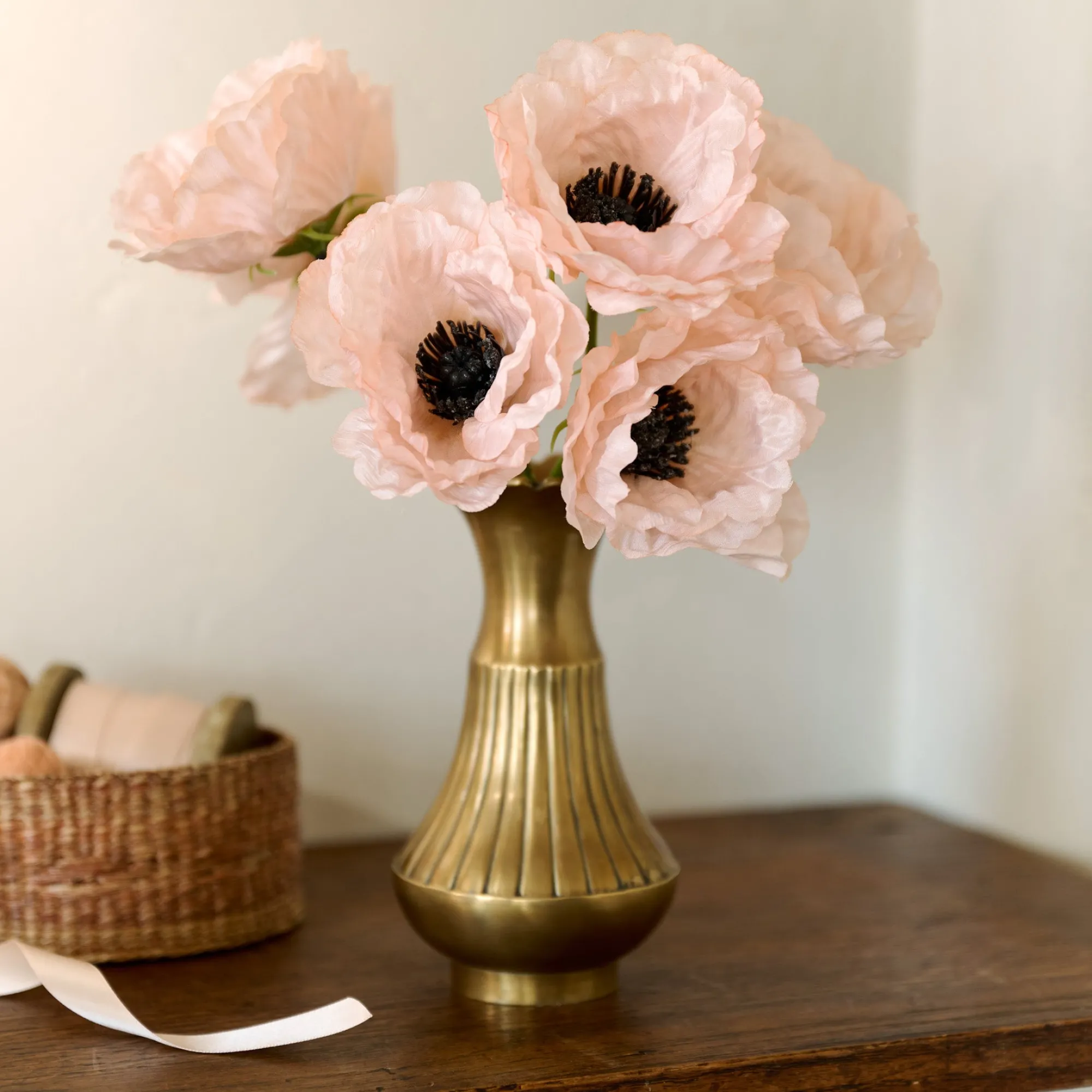 VND0078 K & K Interiors, Inc. Anemone Bouquet