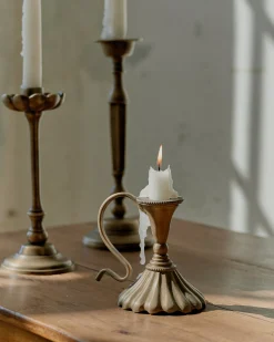VND8923 HOME DÉCOR Anna Antique Brass Taper Holder