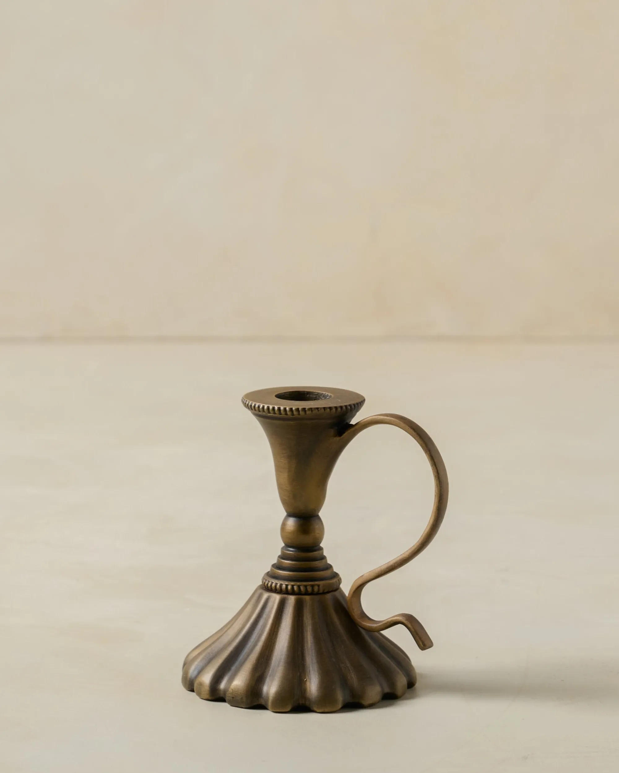 VND8923 HOME DÉCOR Anna Antique Brass Taper Holder