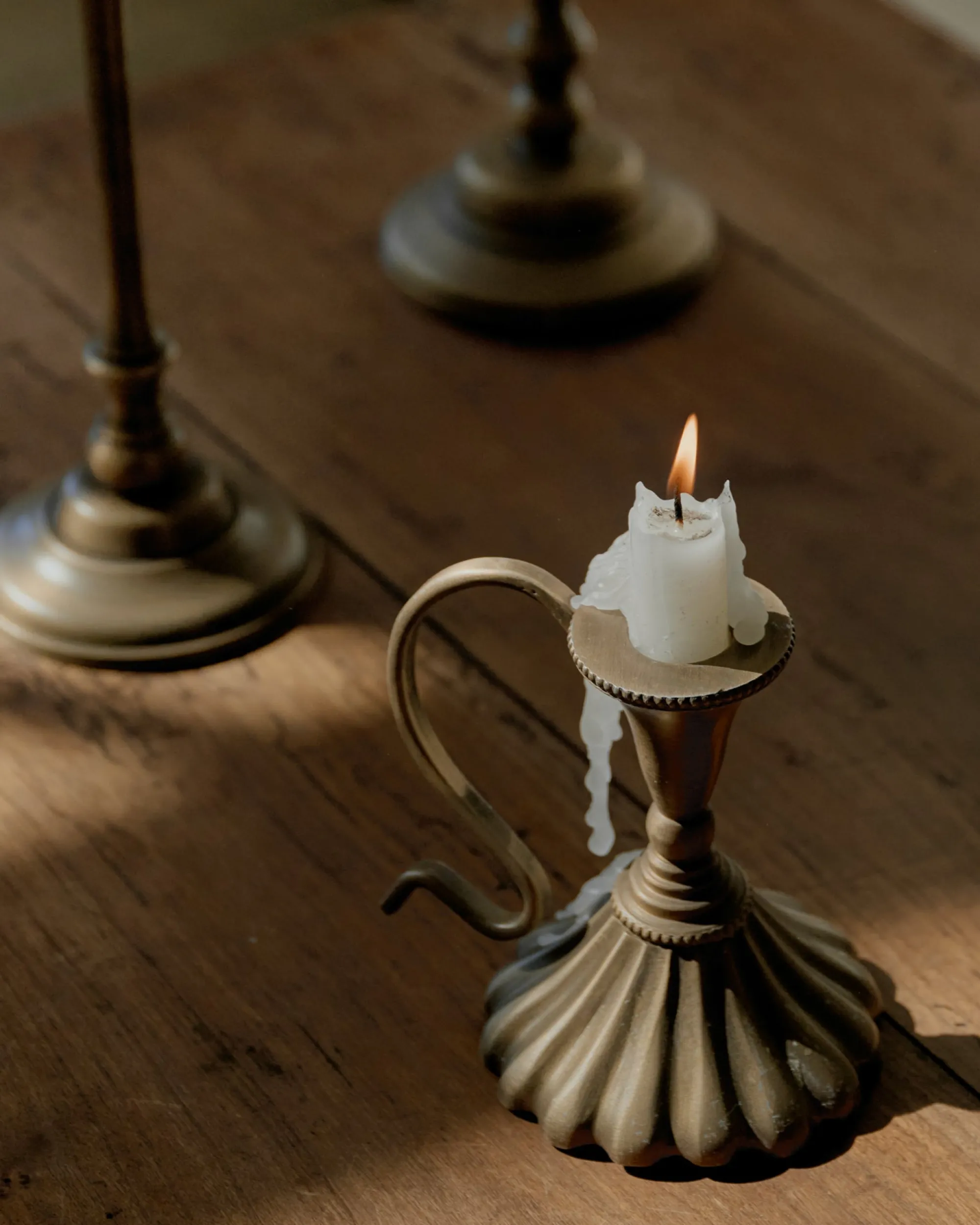 VND8923 HOME DÉCOR Anna Antique Brass Taper Holder