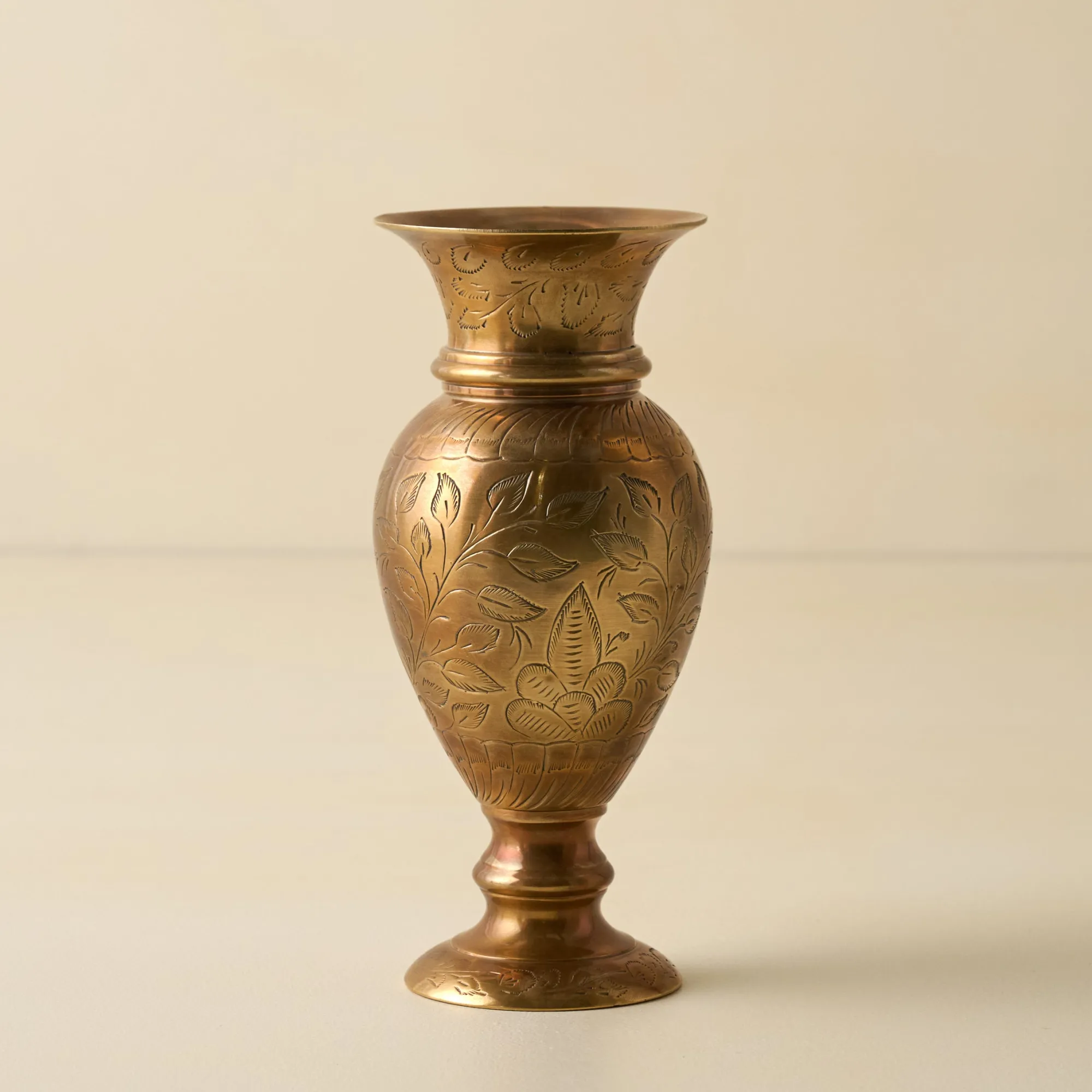 VND7372 ACUBE KRAFT PVT LTD Anna Antiqued Solid Brass Vase