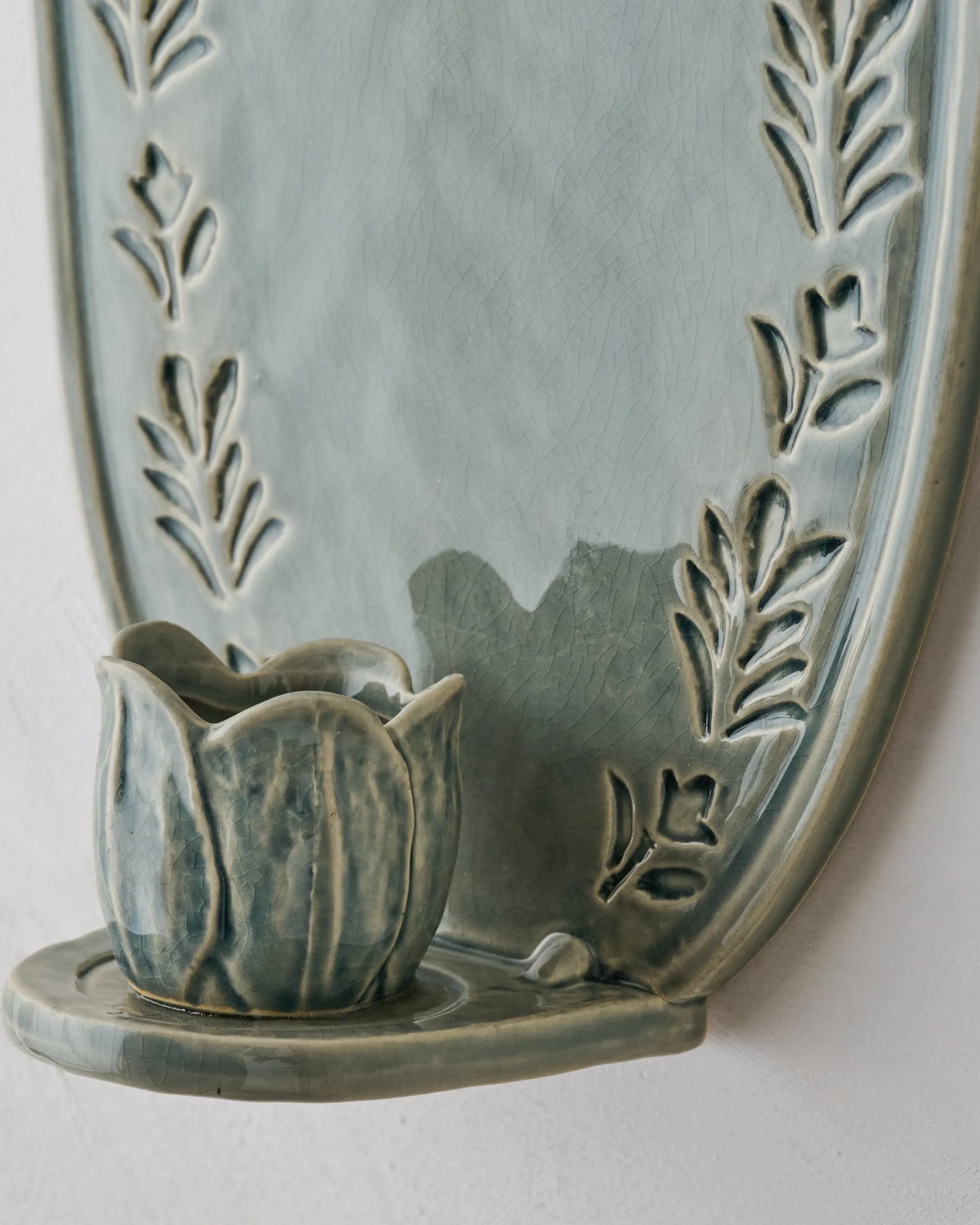 VND6562 Chaozhou Highland Crafts Company Ltd Annie Floral Ceramic Wall Sconce