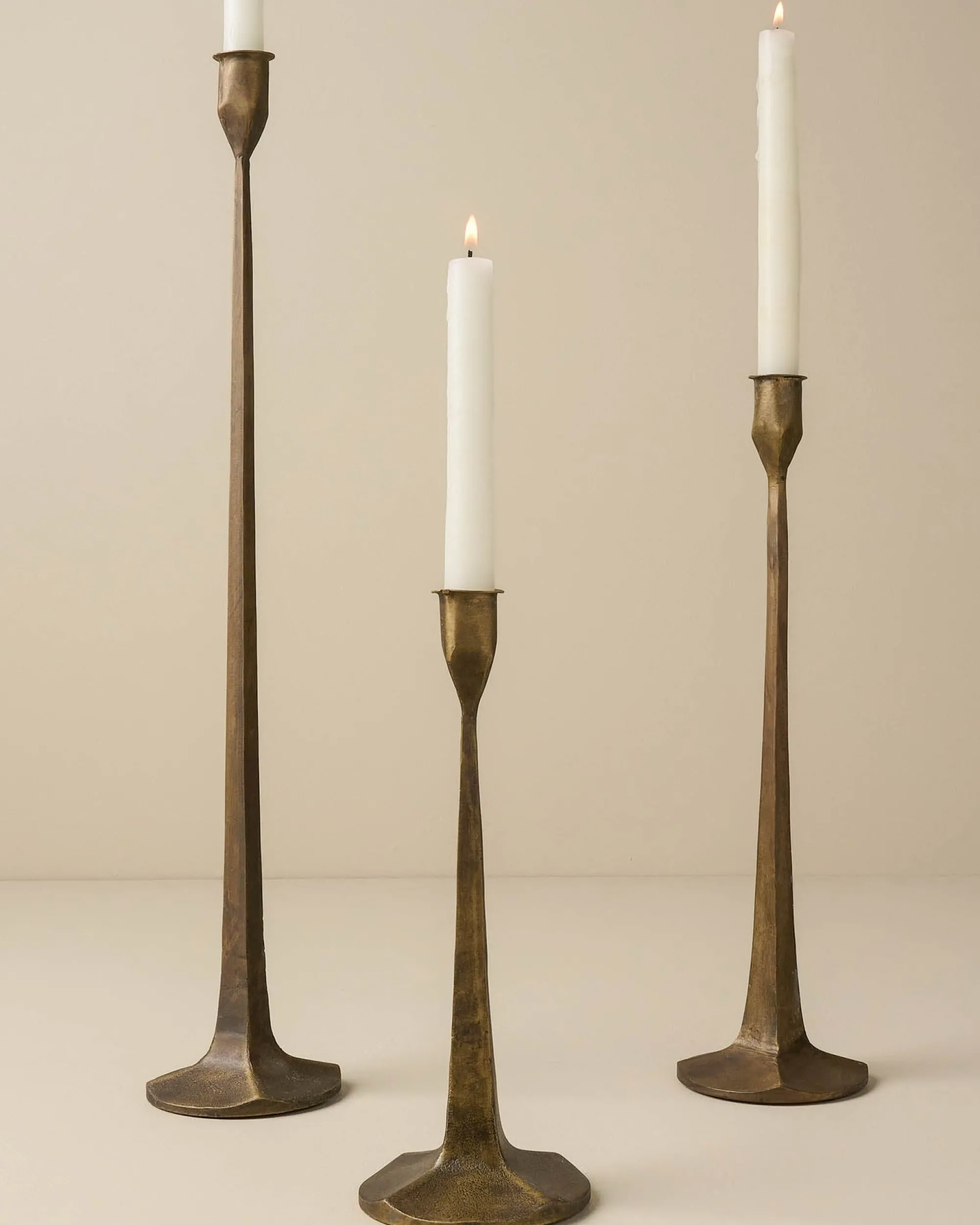 VND7974 Guru Creations Antique Brass Gatecrest