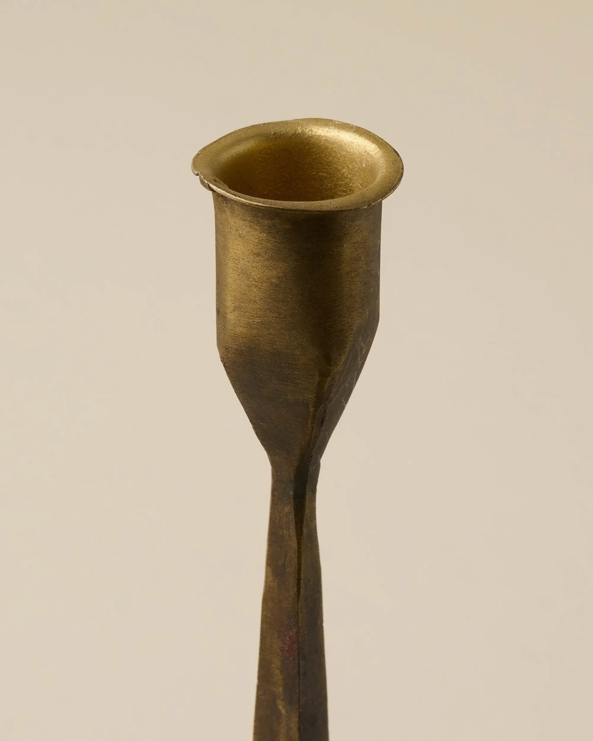 VND7974 Guru Creations Antique Brass Gatecrest