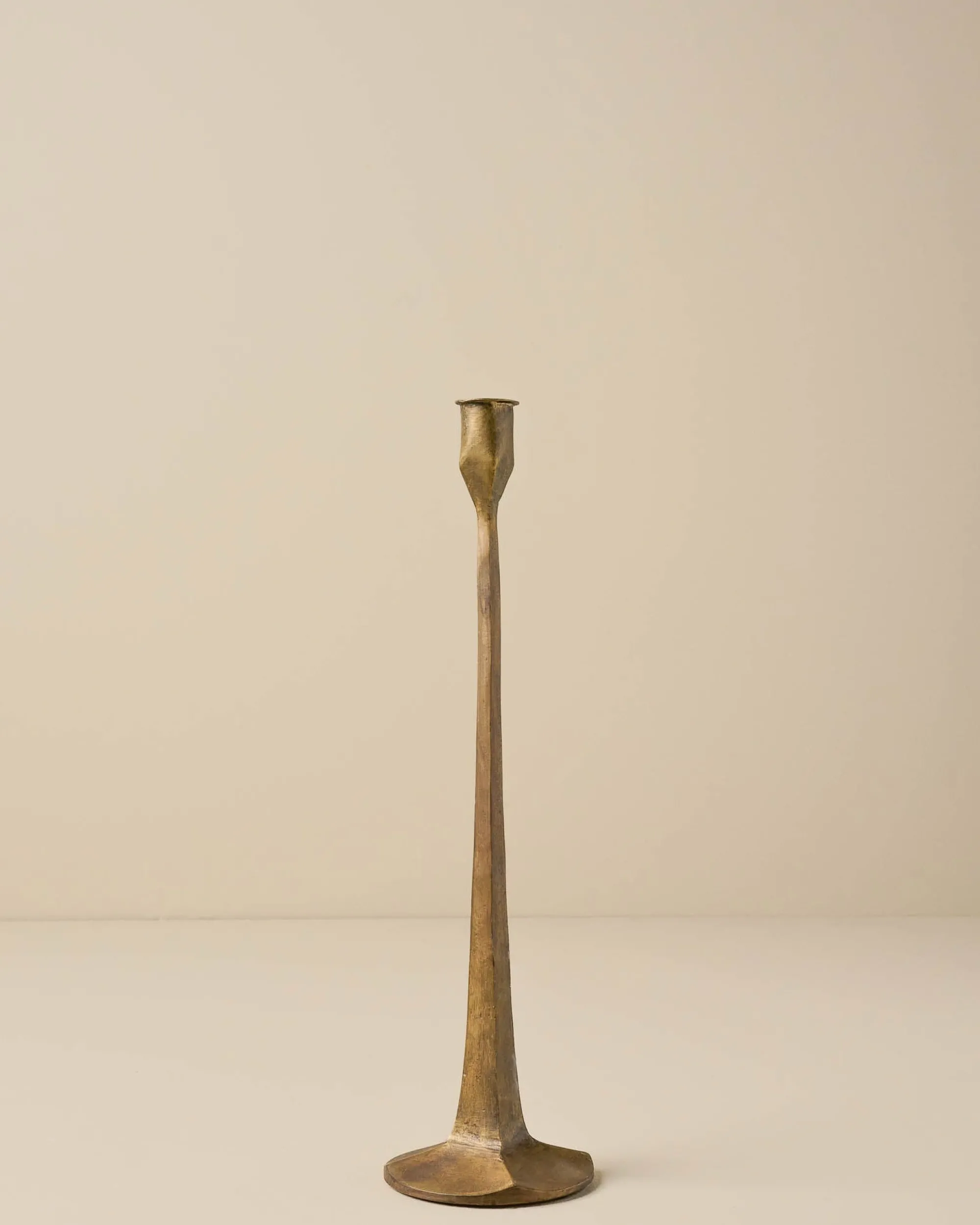VND7974 Guru Creations Antique Brass Gatecrest