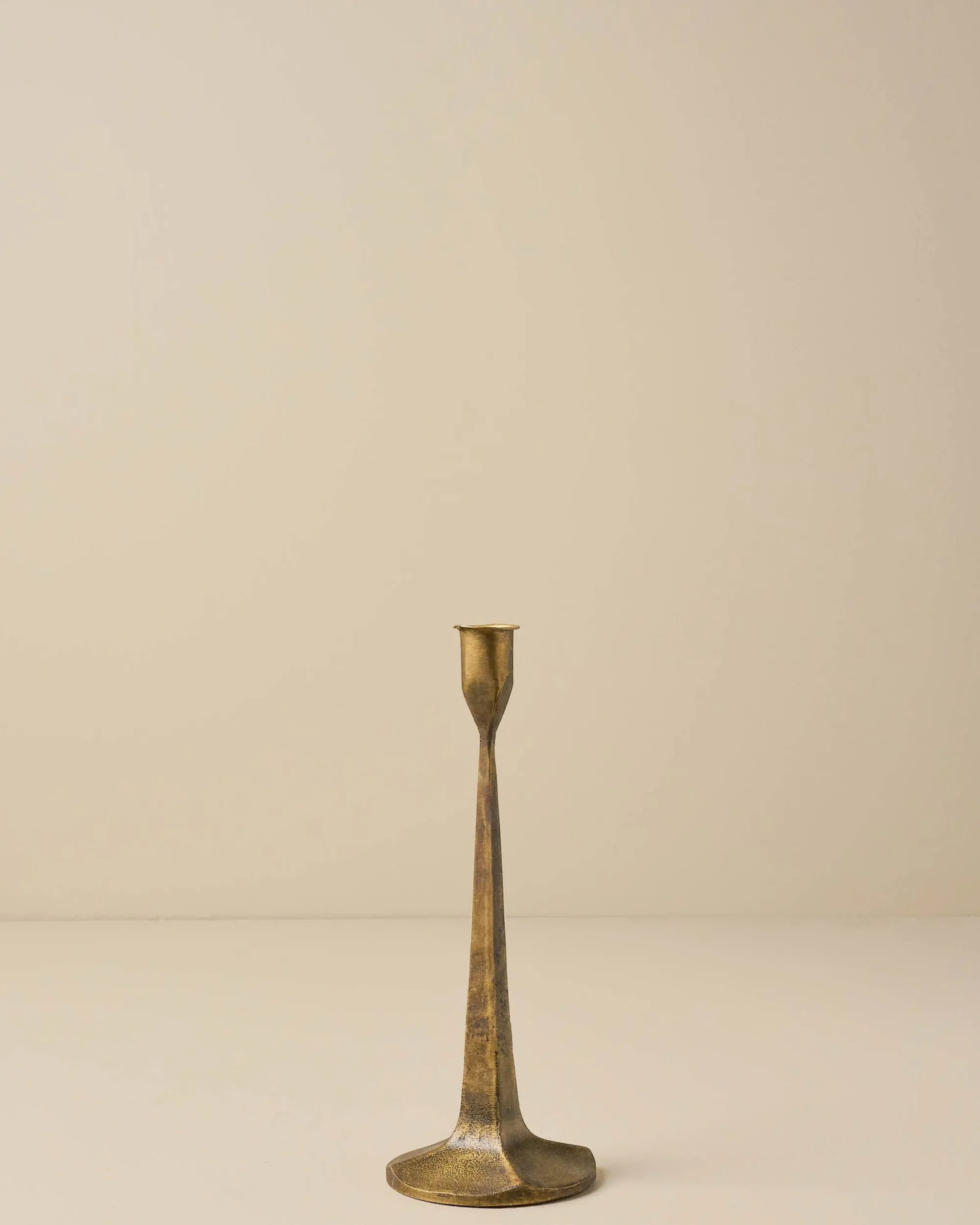 VND7974 Guru Creations Antique Brass Gatecrest