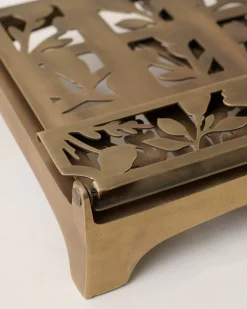VND7372 ACUBE KRAFT PVT LTD Antique Brass Shadow Floral Cookbook Stand
