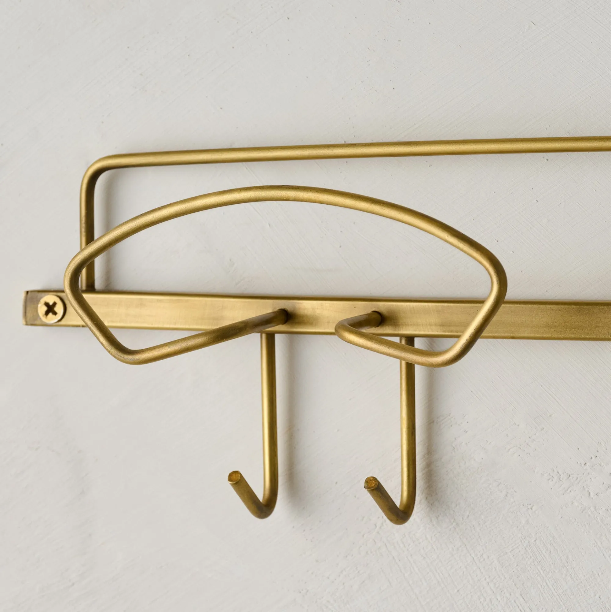 VND7372 ACUBE KRAFT PVT LTD Antique Brass Wyatt Hooks