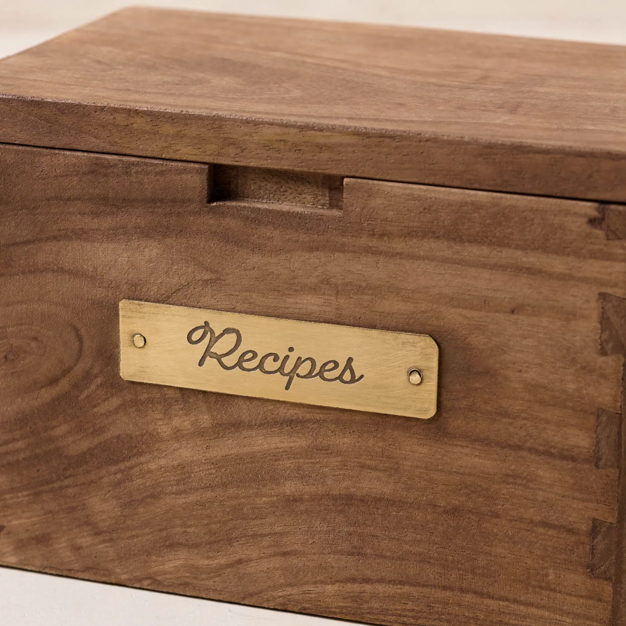 VND6622 ARVIND EXPO-CRAFTS Antiqued Wood Recipe Box