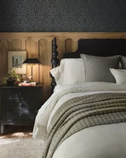 VND8940 James & James LLC Athena Nightstand