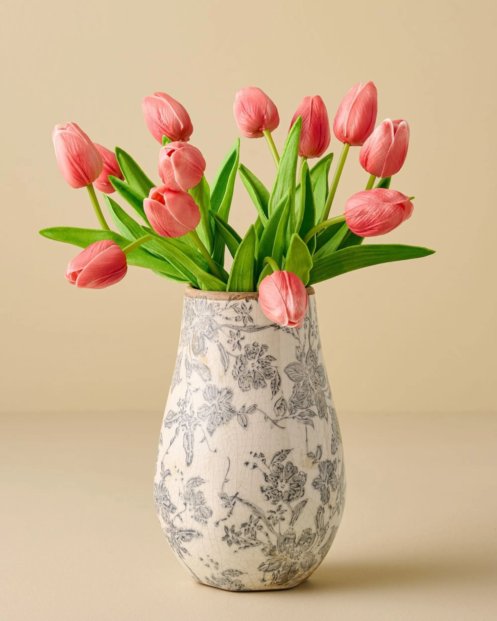 VND0078 K & K Interiors, Inc. Black and White Distressed Vase