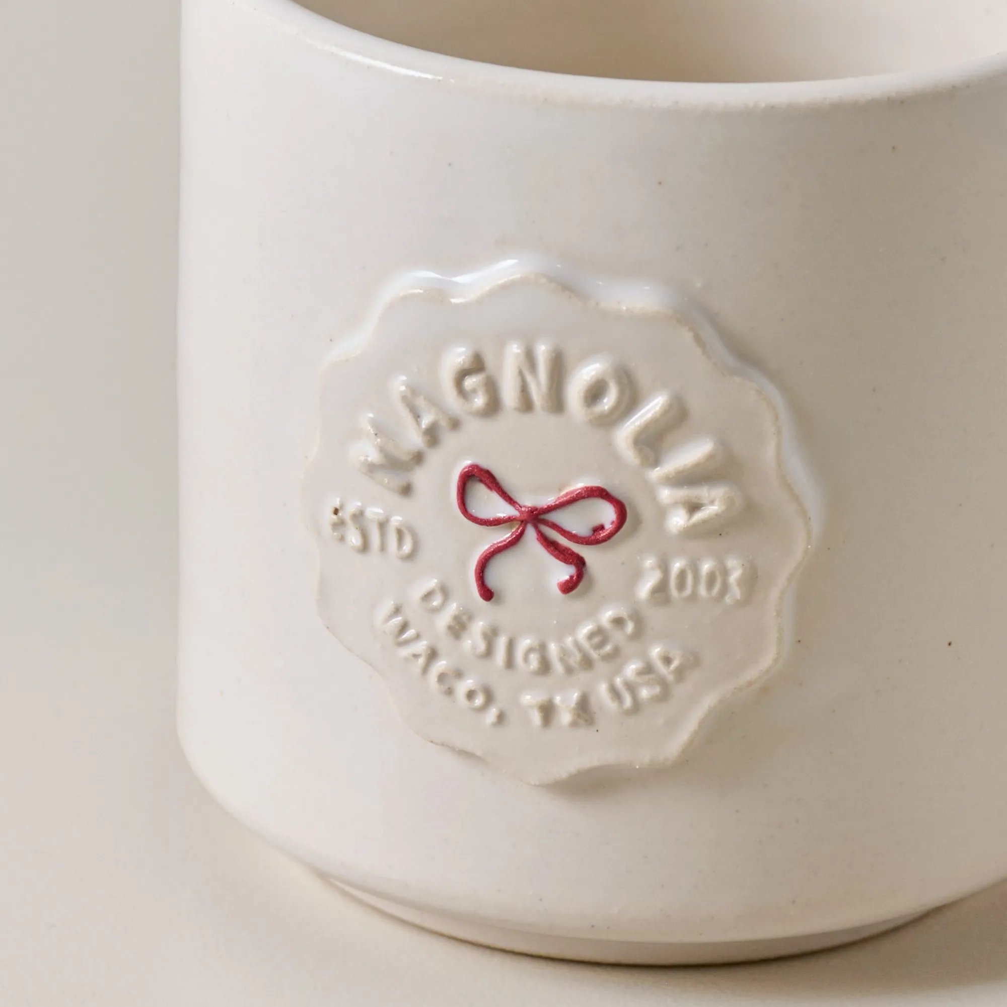 VND0162 Black Oak Art Black Oak Artisan Magnolia Petite Bow Mug