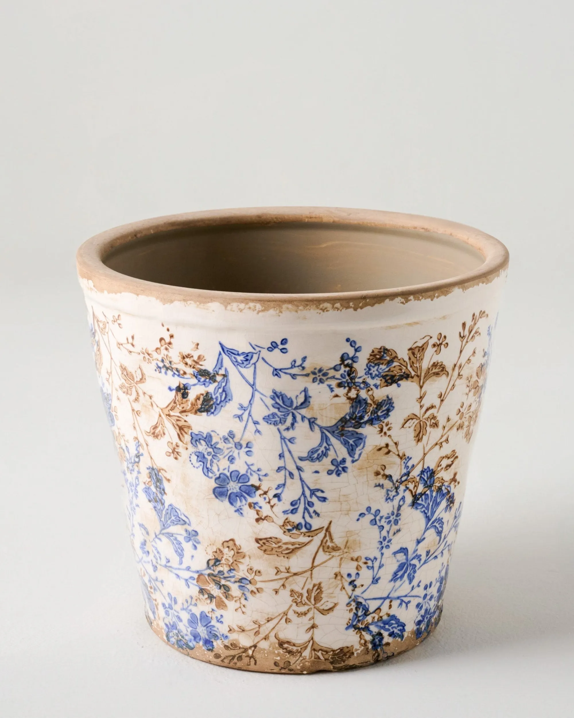 VND0078 K & K Interiors, Inc. Blue and White Distressed Planter