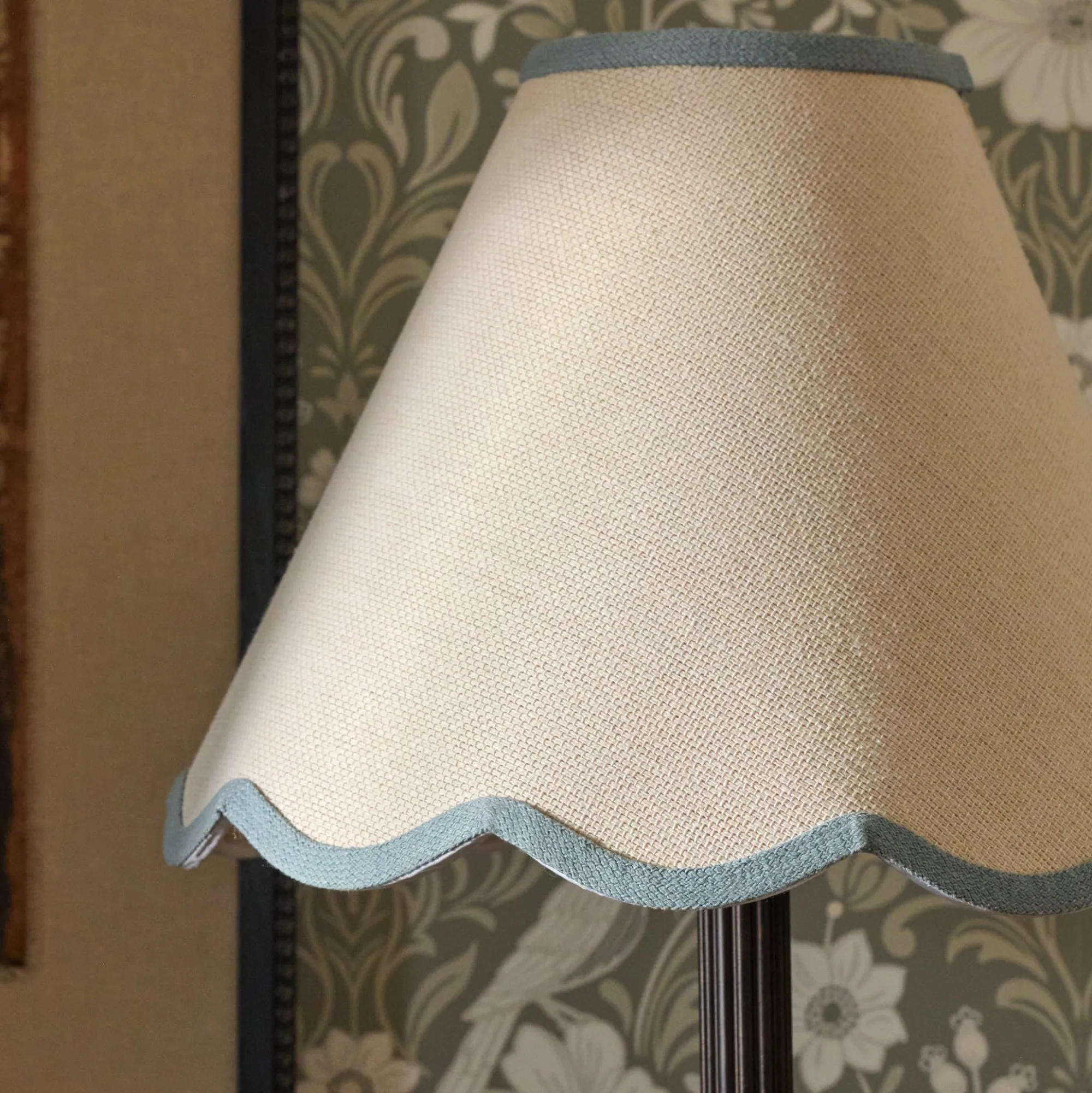 VND6475 StyleCraft Home Collection Blue Wavy Trim Linen Shade