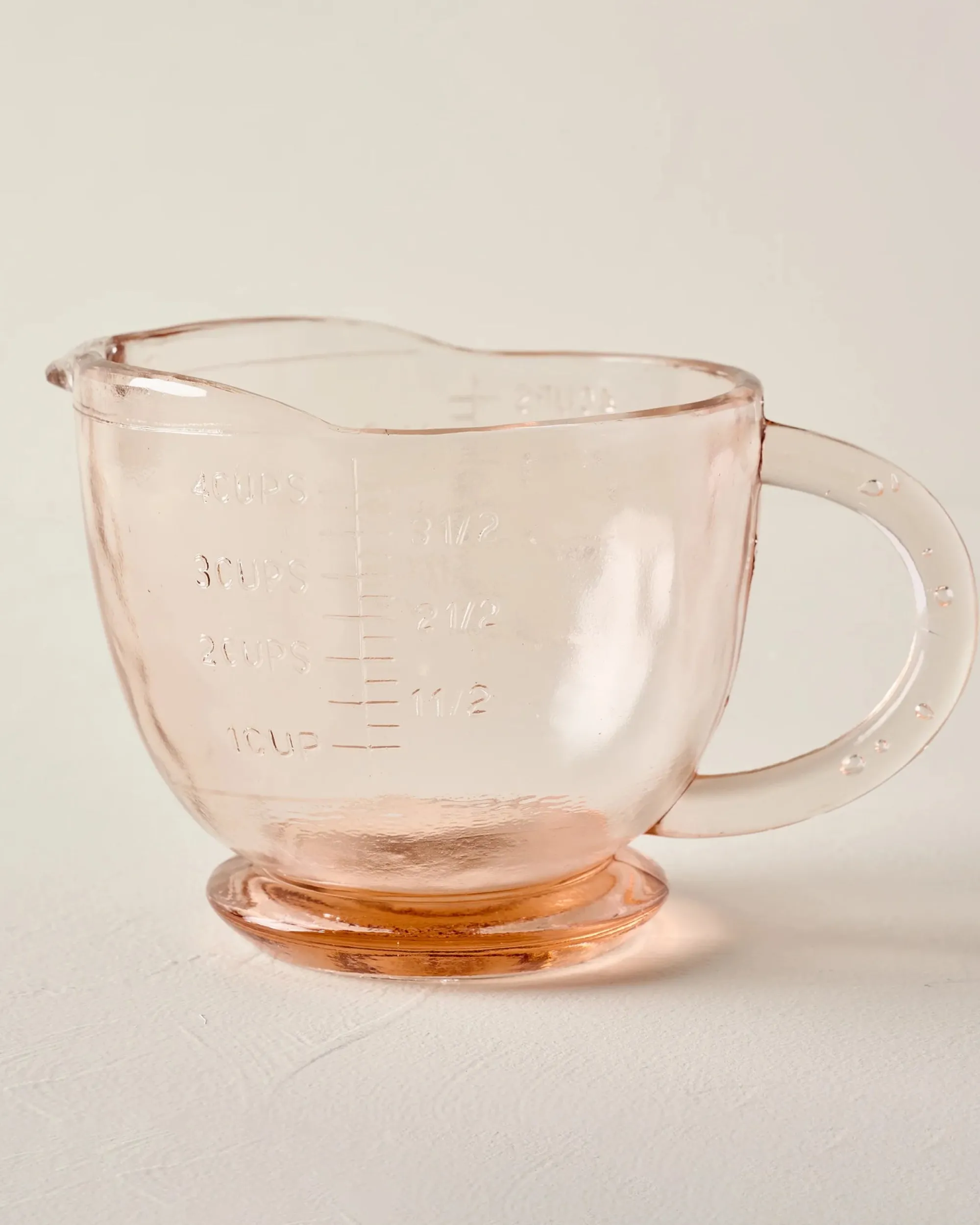 VND6967 S Gopal Overseas Blush Glass 4 Cup Measuring Cup