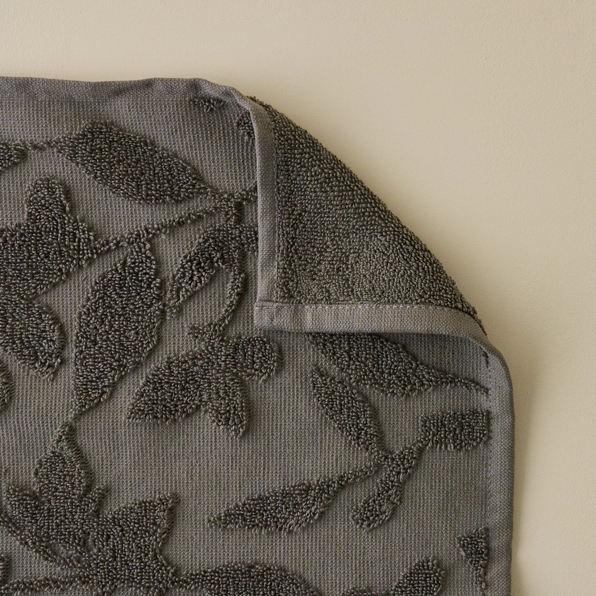 VND6325 The Airtex Group Brown Floral Jacquard Towel