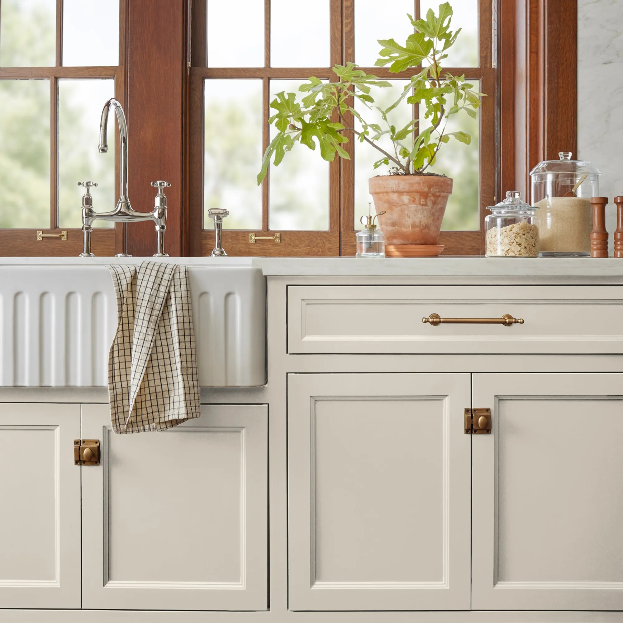 VND0188 Kilz - Masco Coatings Castle Cream - Trim, Door, + Cabinetry Paint