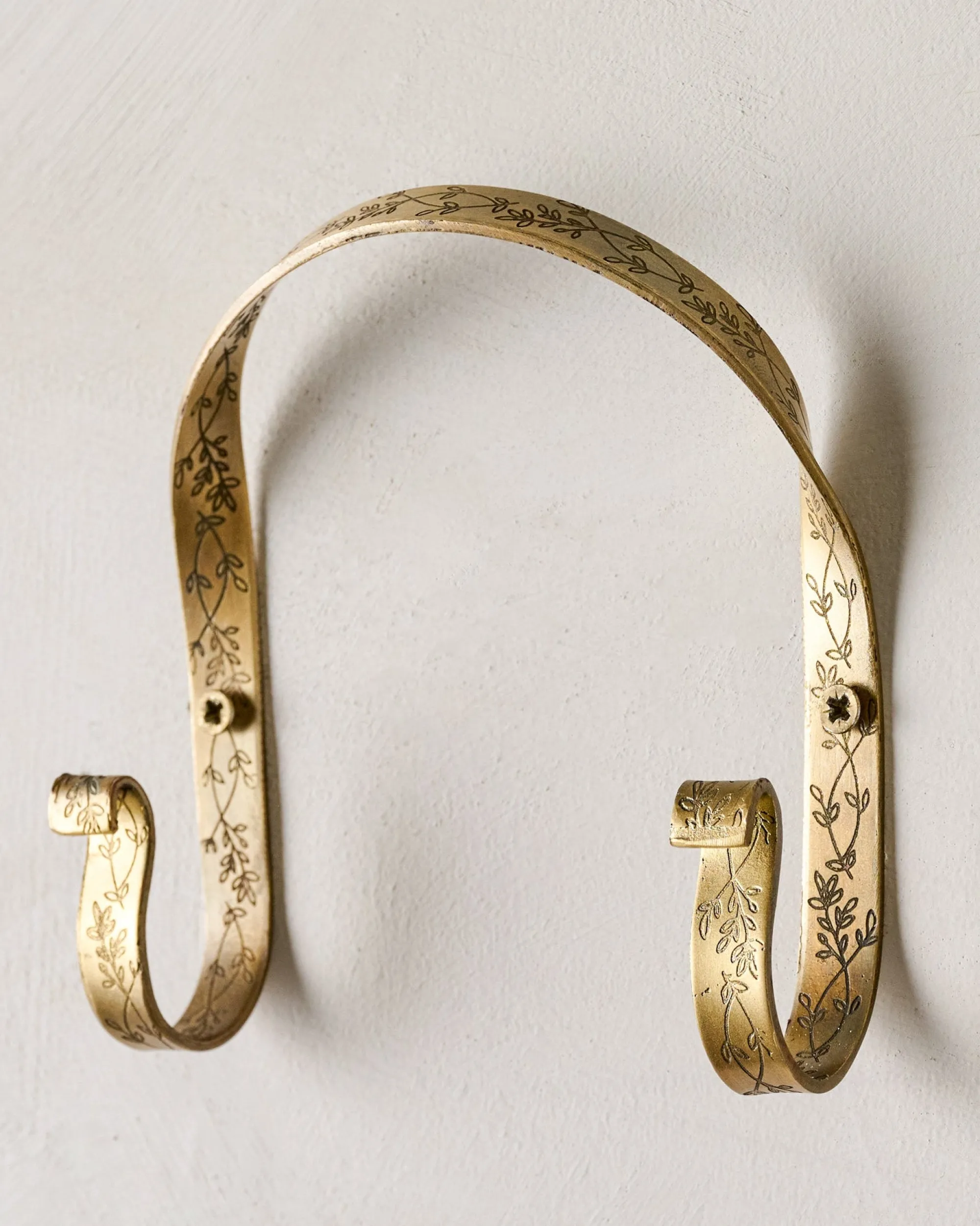 VND6714 BRASAGE Celine Etched Brass Hook