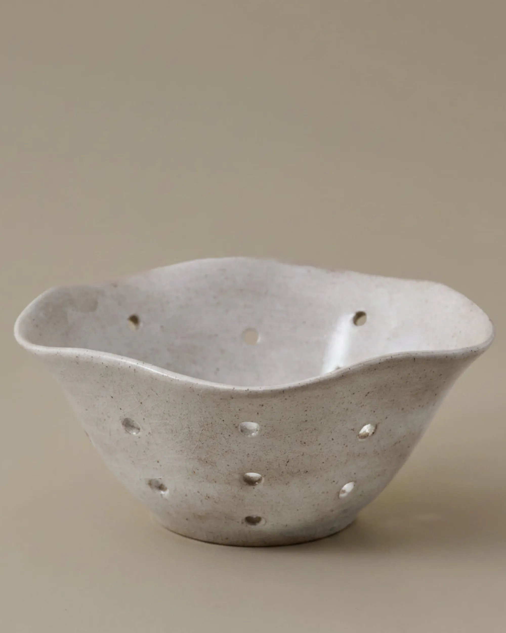 VND7018 Makerspalm, LLC Ceramic Berry Bowl