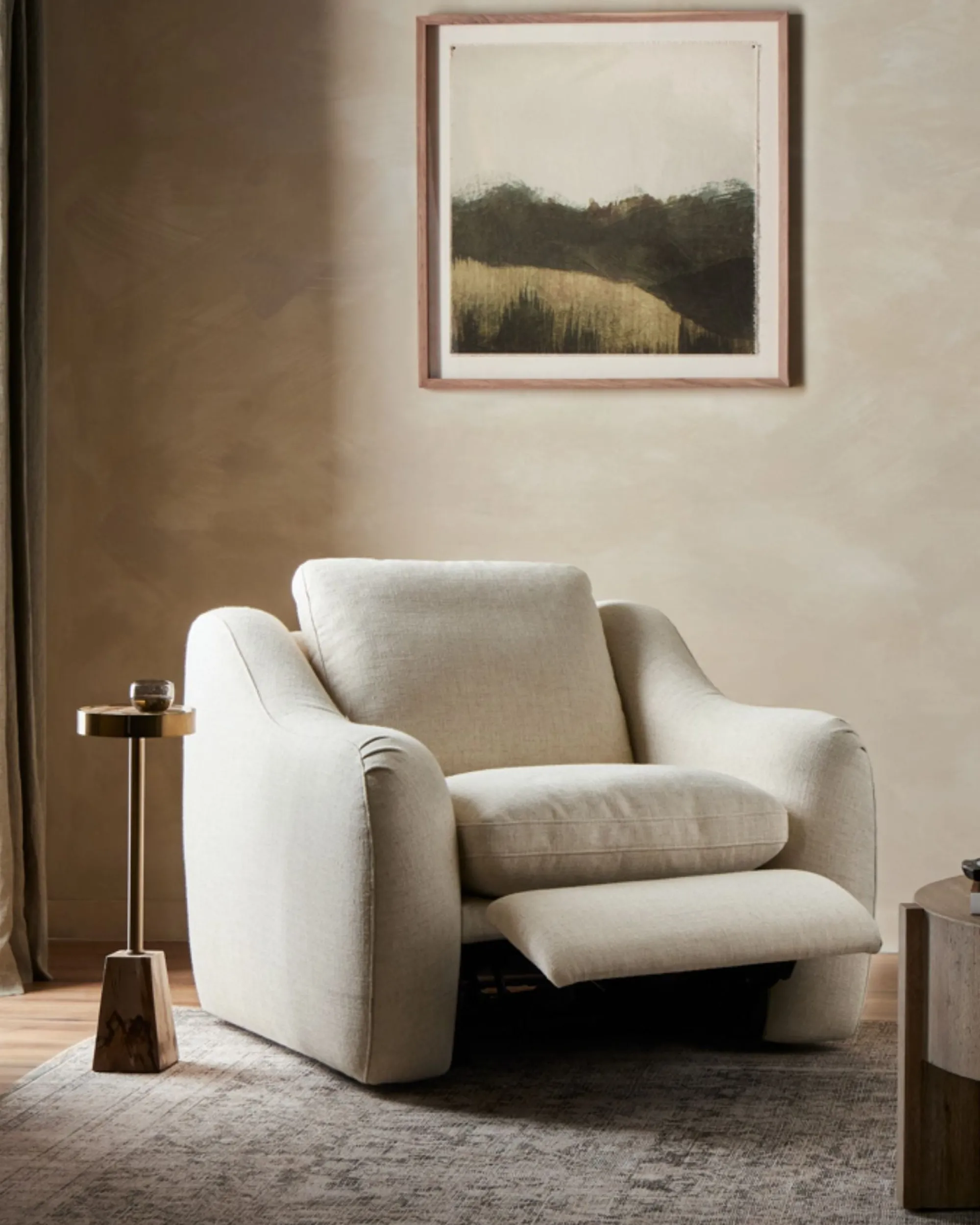 VND6200 Four Hands, LLC Chase Power Recliner
