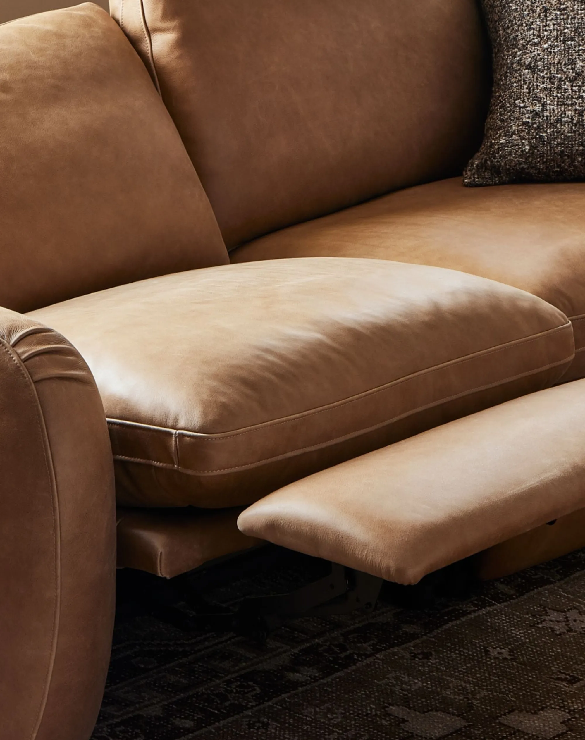 VND6200 Four Hands, LLC Chase Power Reclining 5-Piece Sectional