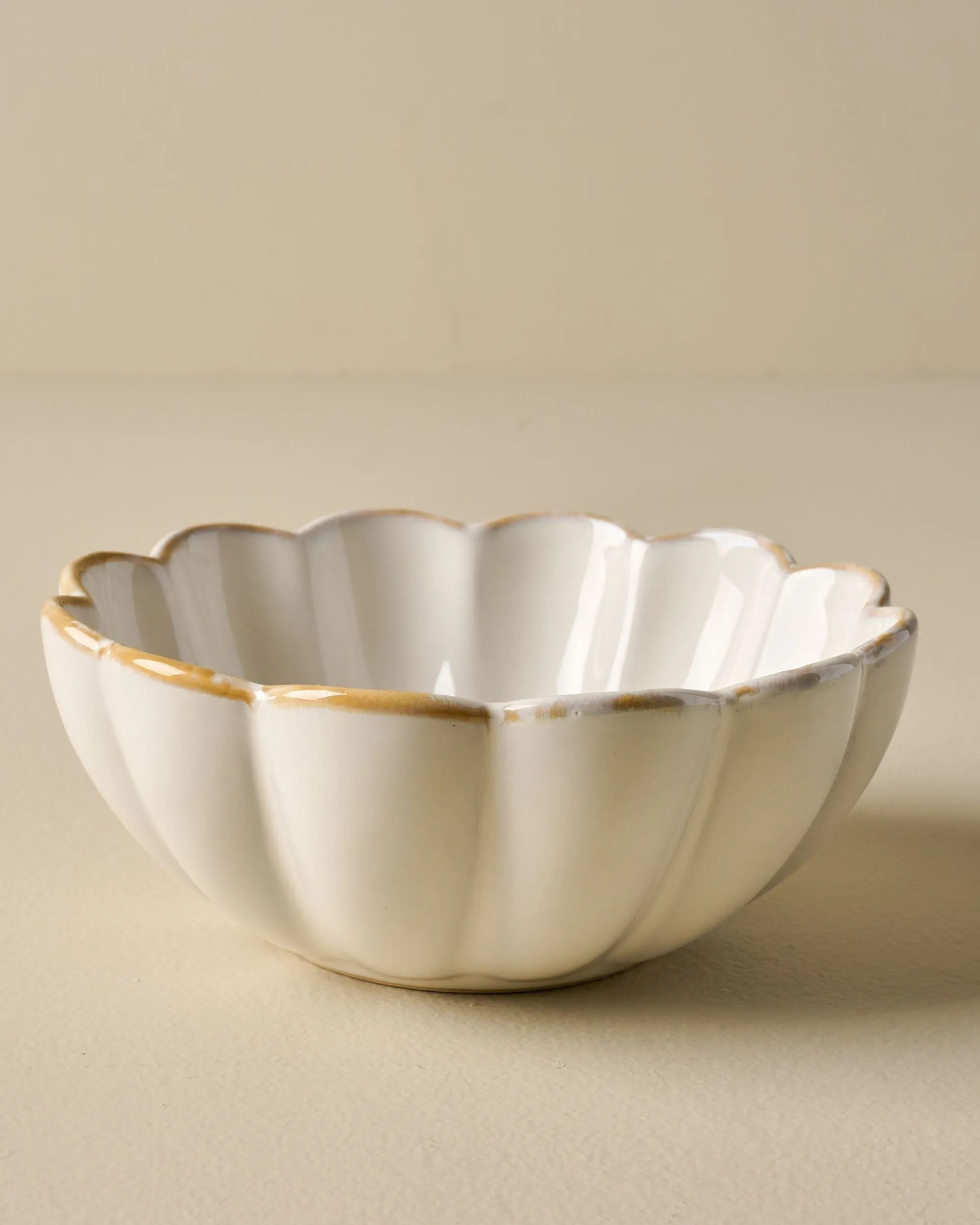 VND0092 Melrose International, LLC Cream Scalloped Cereal Bowl