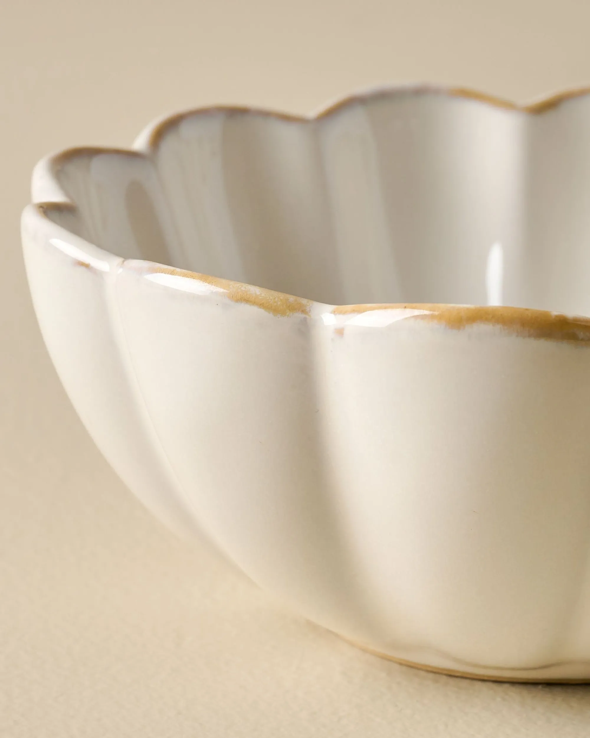 VND0092 Melrose International, LLC Cream Scalloped Cereal Bowl