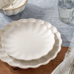 Magnolia Cream Scalloped 3-Piece Place Setting