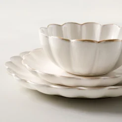 Magnolia Cream Scalloped 3-Piece Place Setting