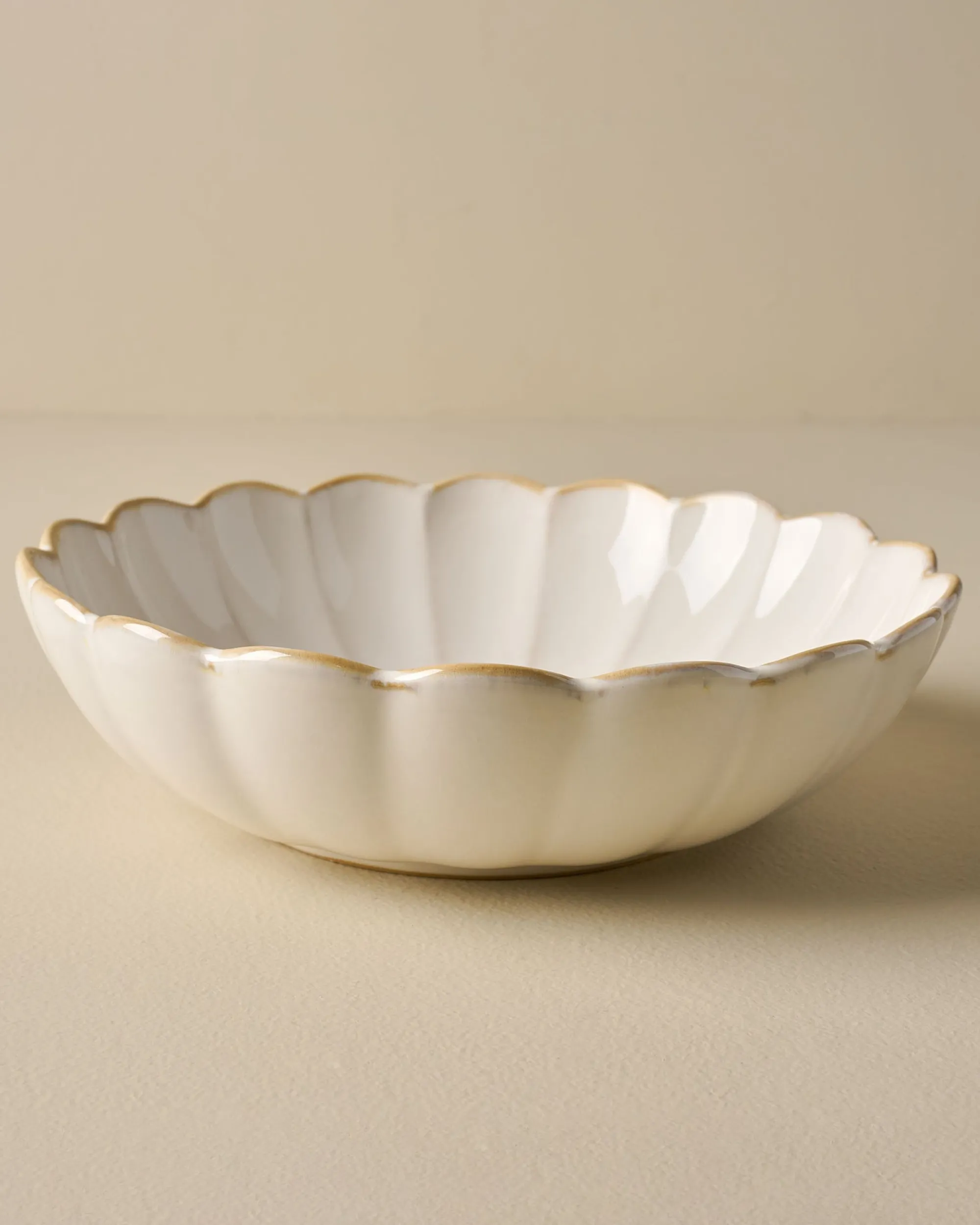 VND0092 Melrose International, LLC Cream Scalloped Serving Bowl