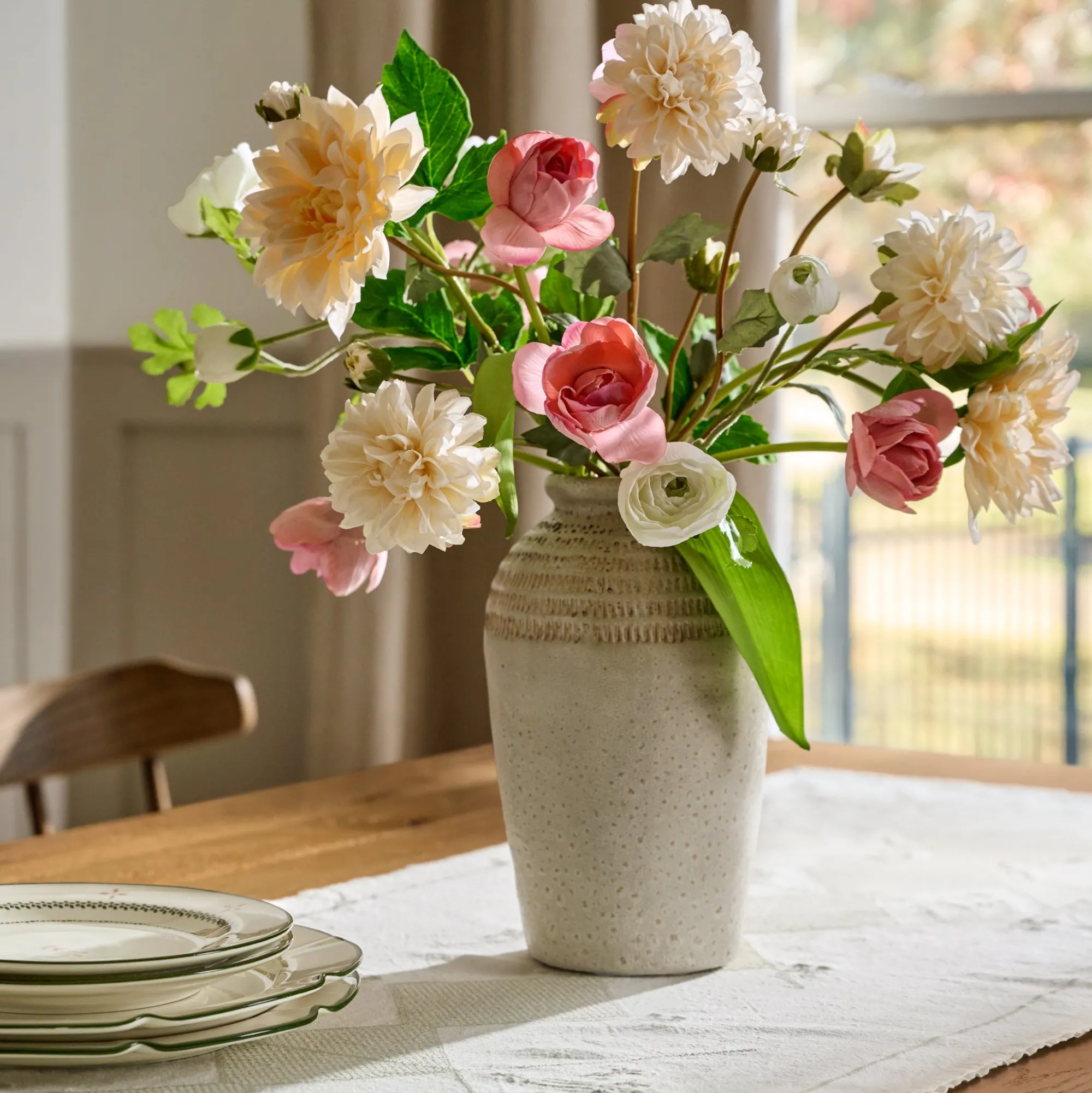 VND0078 K & K Interiors, Inc. Dahlia Bloom Bundle
