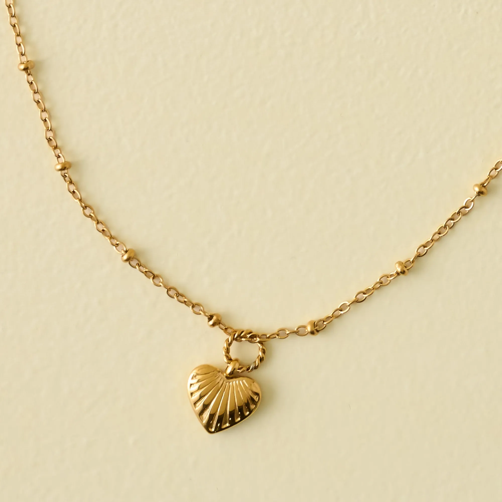 VND6091 Shop Gracefully Inc Dainty Braided Heart Necklace