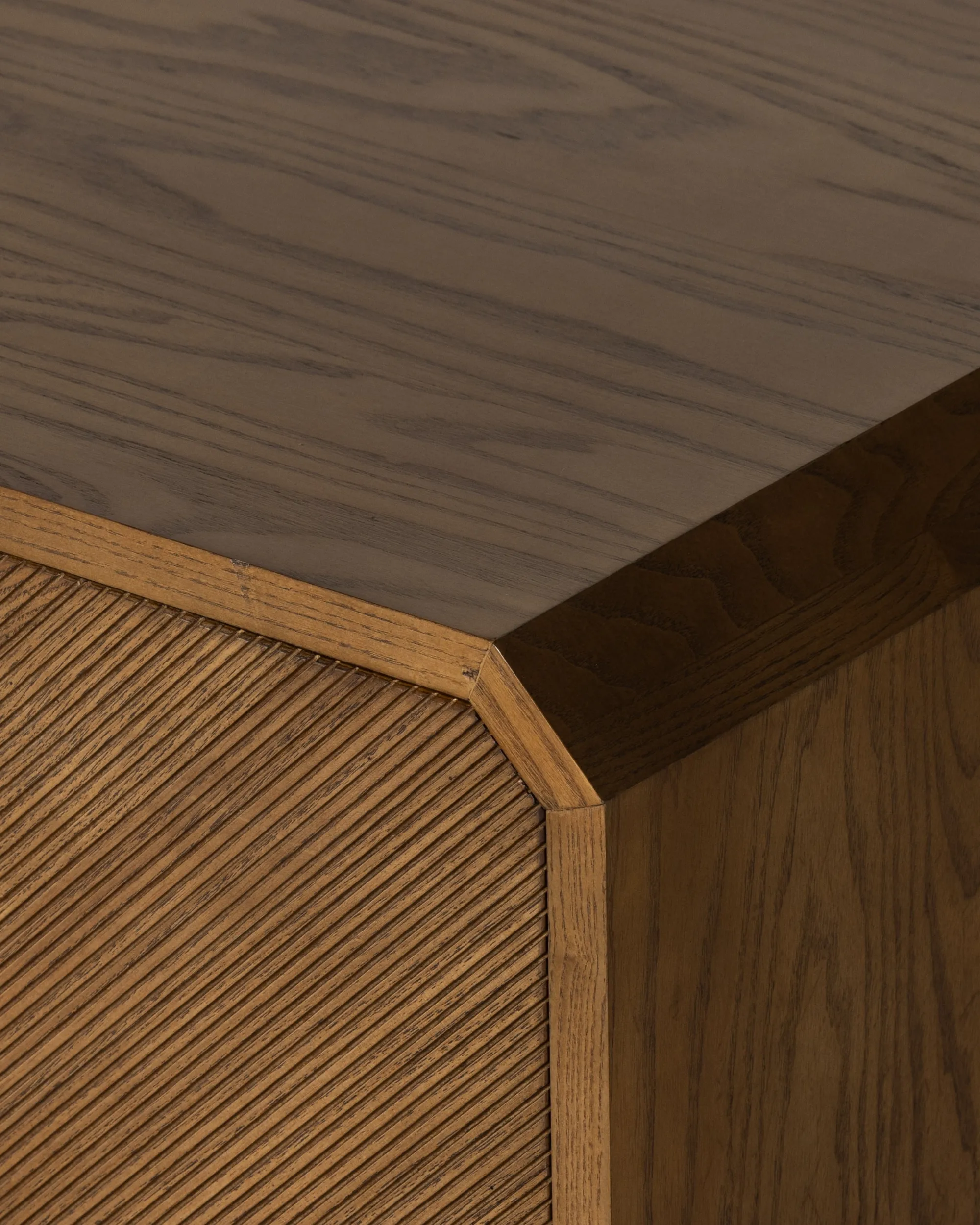 VND6200 Four Hands, LLC Dawn Media Console