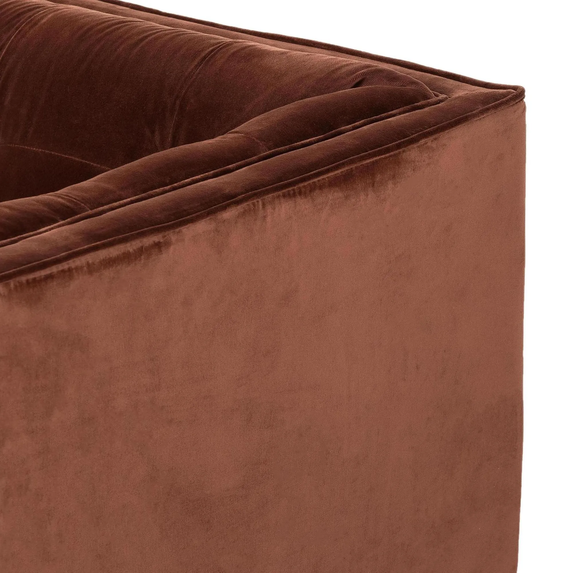 VND6200 Four Hands, LLC Elsie Chaise