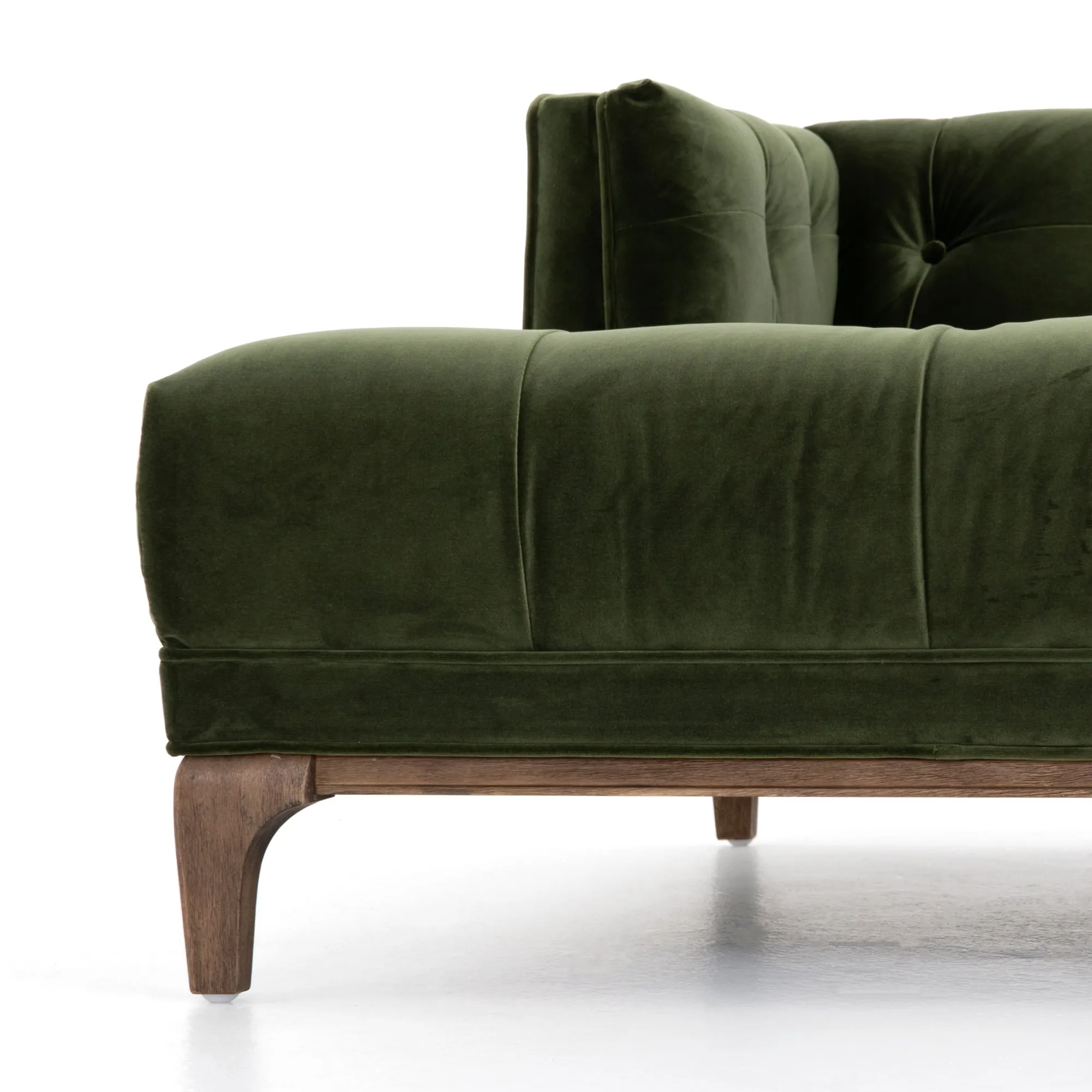 VND6200 Four Hands, LLC Elsie Chaise