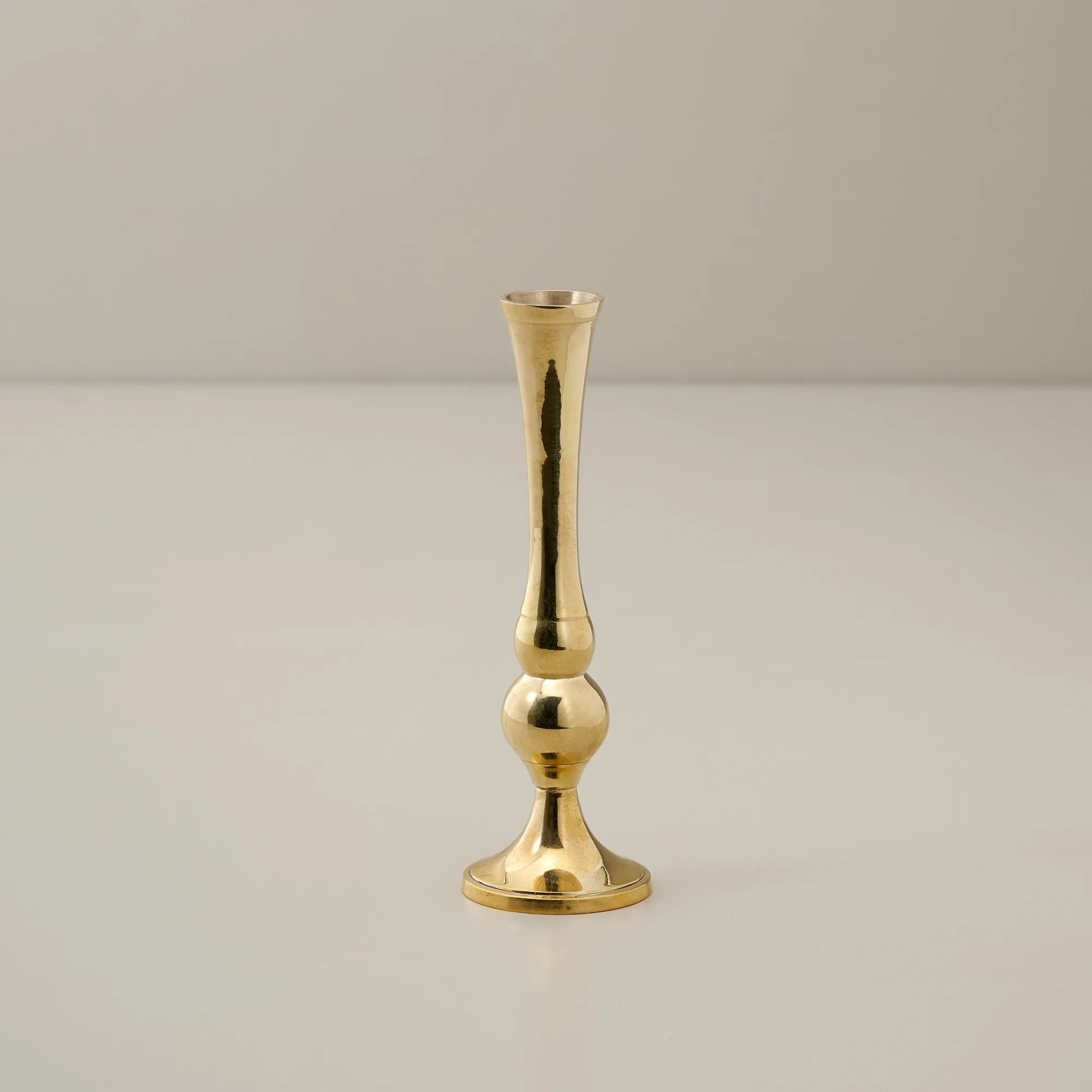 VND8550 FINE ARTS AND CRAFTS Embry Solid Brass Bud Vase