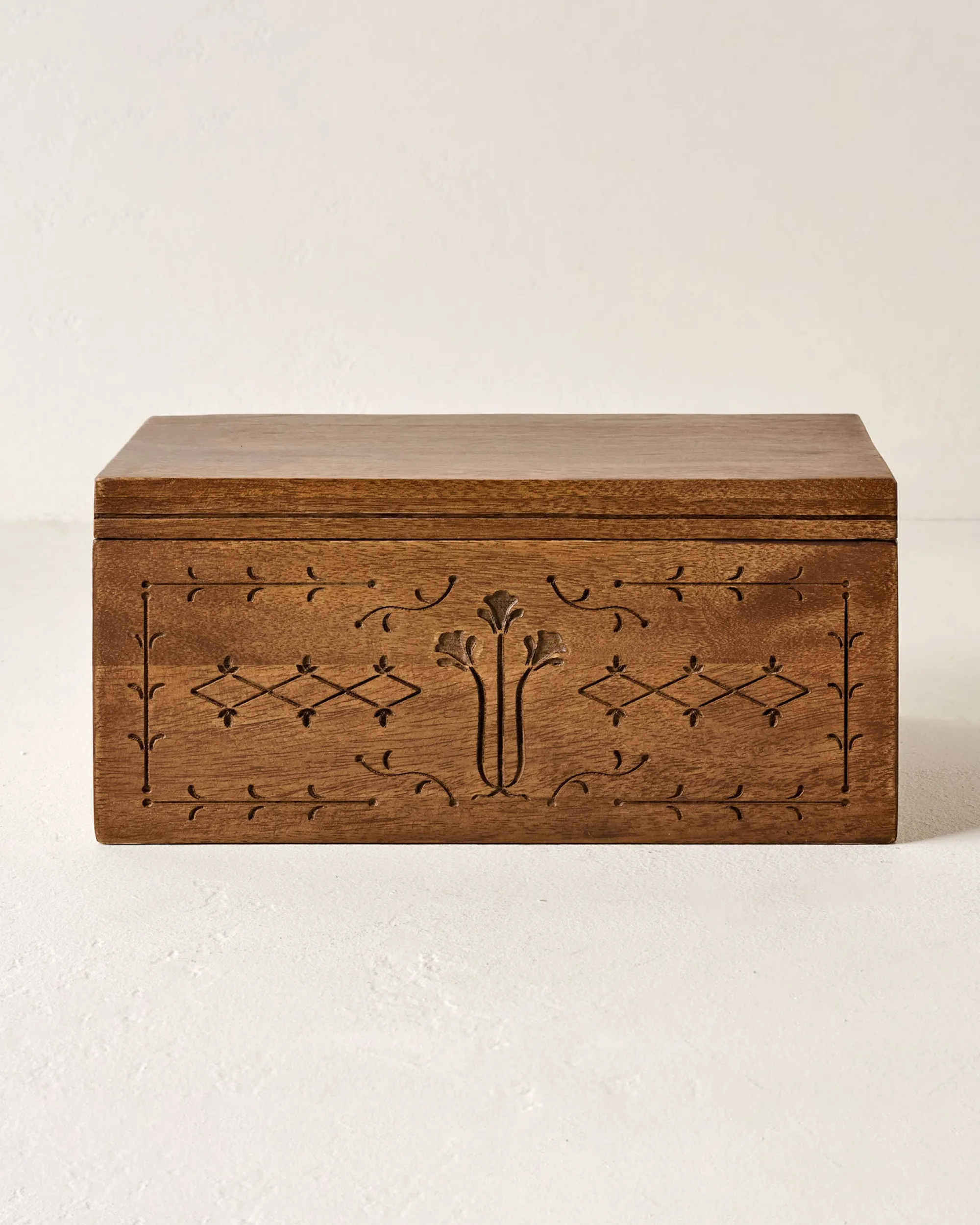 VND8122 R R INDUSTRIES Etched Wood Keepsake Box