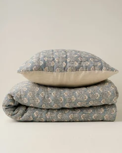 VND7018 Makerspalm, LLC Flora Block Print Quilt - Silver Blue