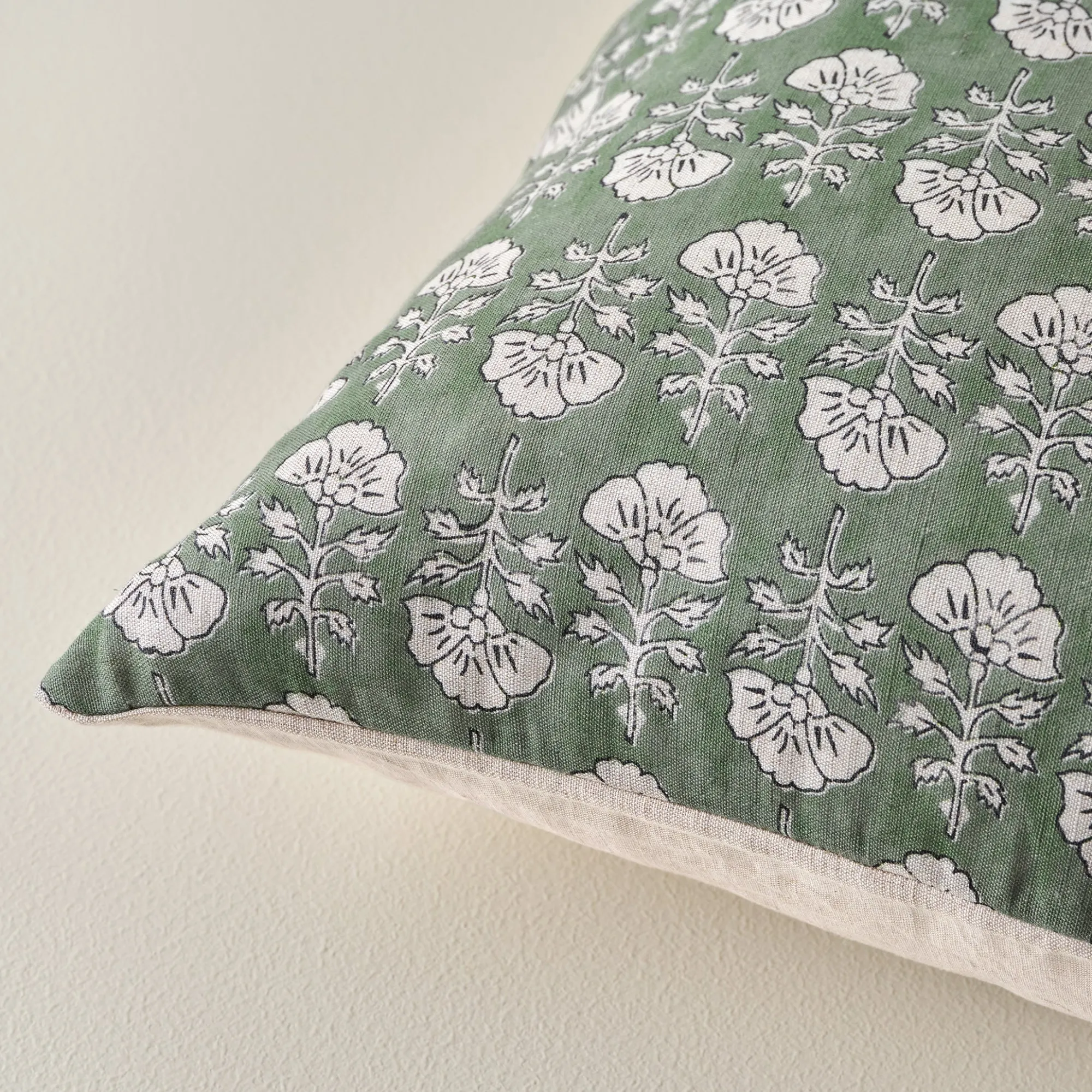 VND7018 Makerspalm, LLC Flora Dusty Green Printed Pillow