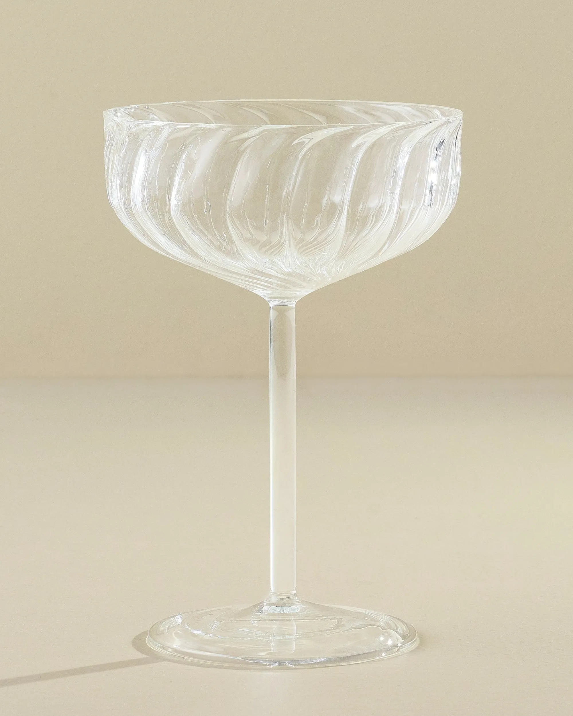 VND8124 Transparent Overseas Fluted Coupe Glass