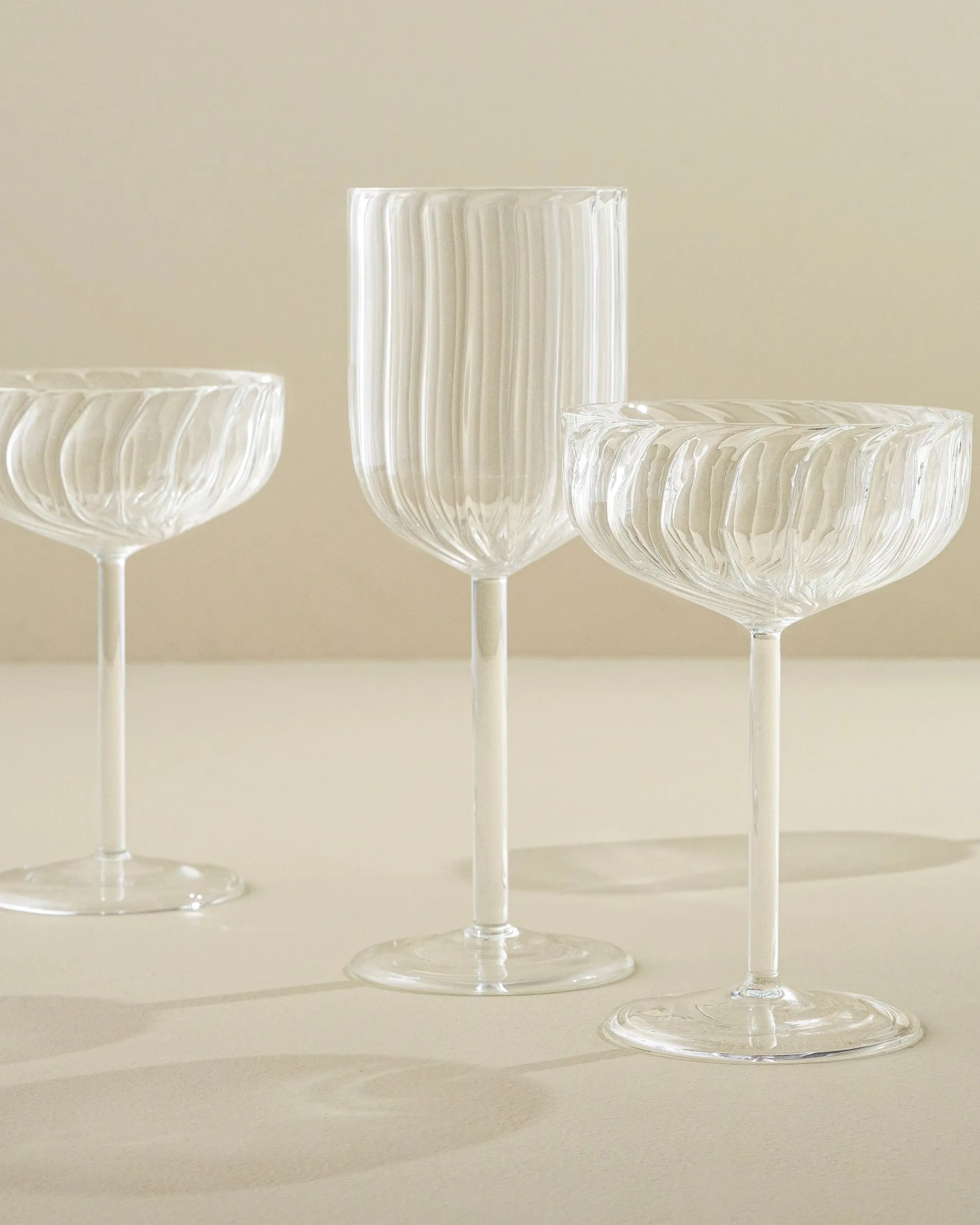 VND8124 Transparent Overseas Fluted Coupe Glass