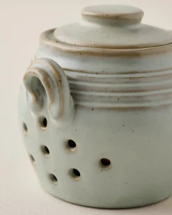 VND6562 Chaozhou Highland Crafts Company Ltd French Grey Garlic Keeper