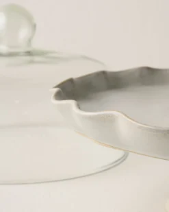 VND6562 Chaozhou Highland Crafts Company Ltd French Grey Ruffle Cake Stand with Dome