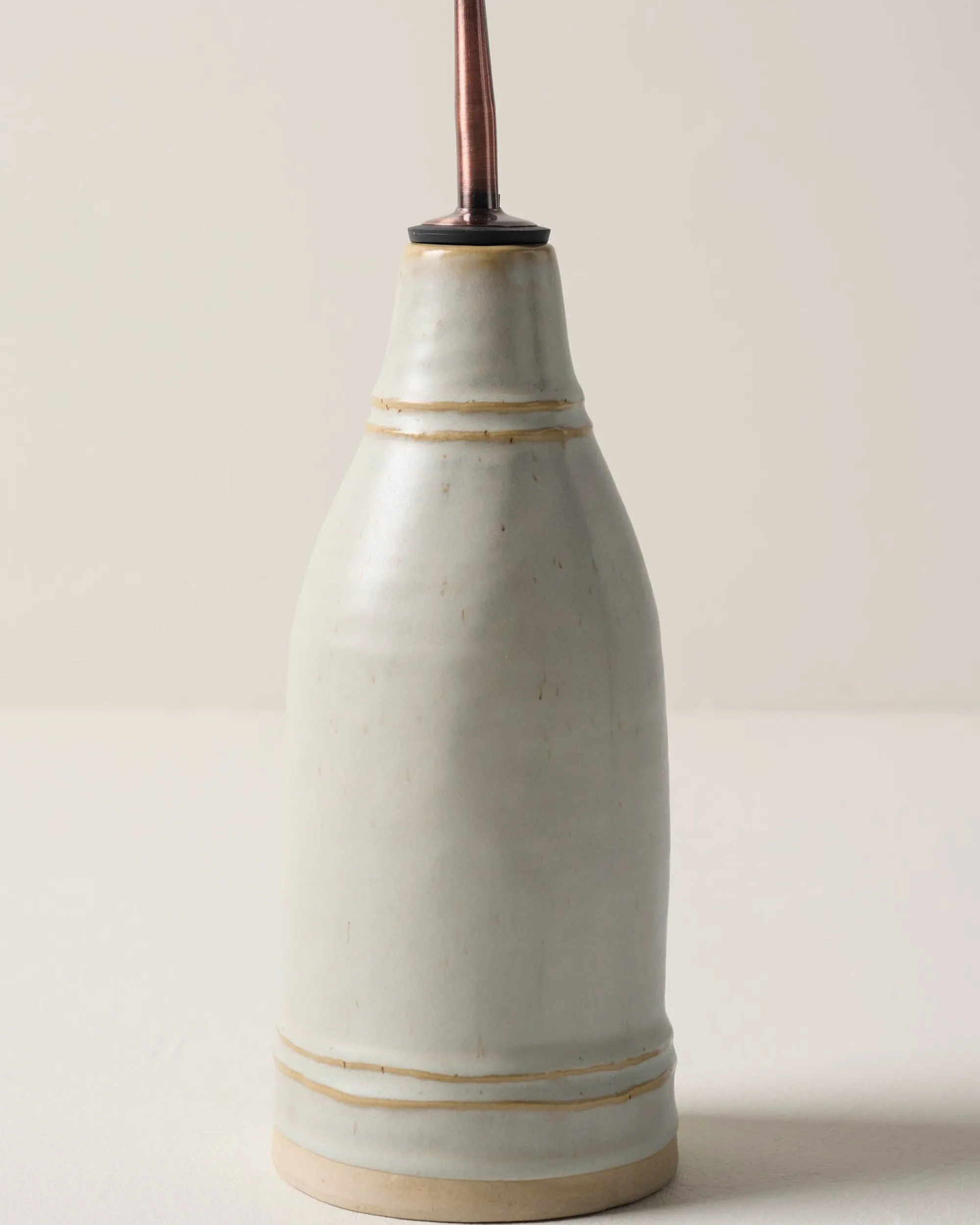 VND6562 Chaozhou Highland Crafts Company Ltd French Grey Vinegar Pour