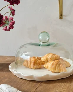 VND6562 Chaozhou Highland Crafts Company Ltd French White Ruffle Cake Plate + Dome