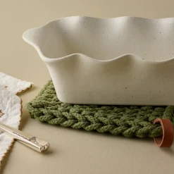 VND7018 Makerspalm, LLC French White Scalloped Loaf Pan