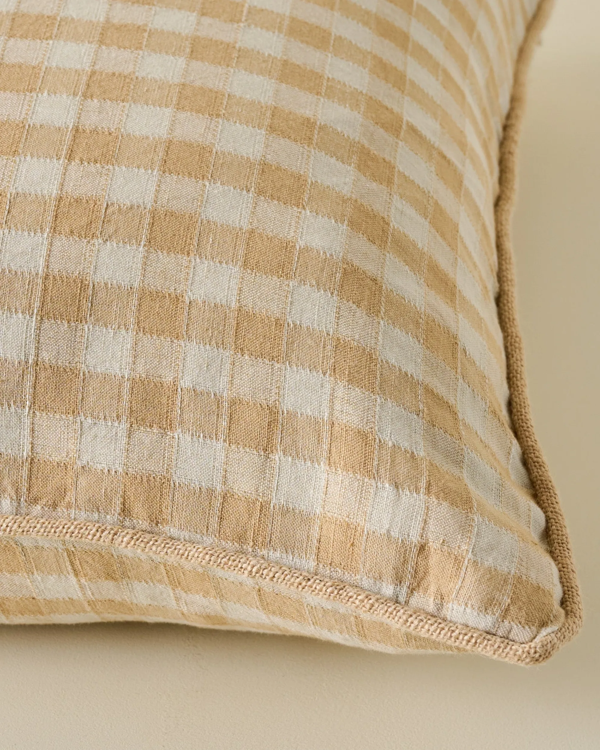 VND6843 KARUR GOLDLINE EXPORTS LLP Gingham Large Pillow