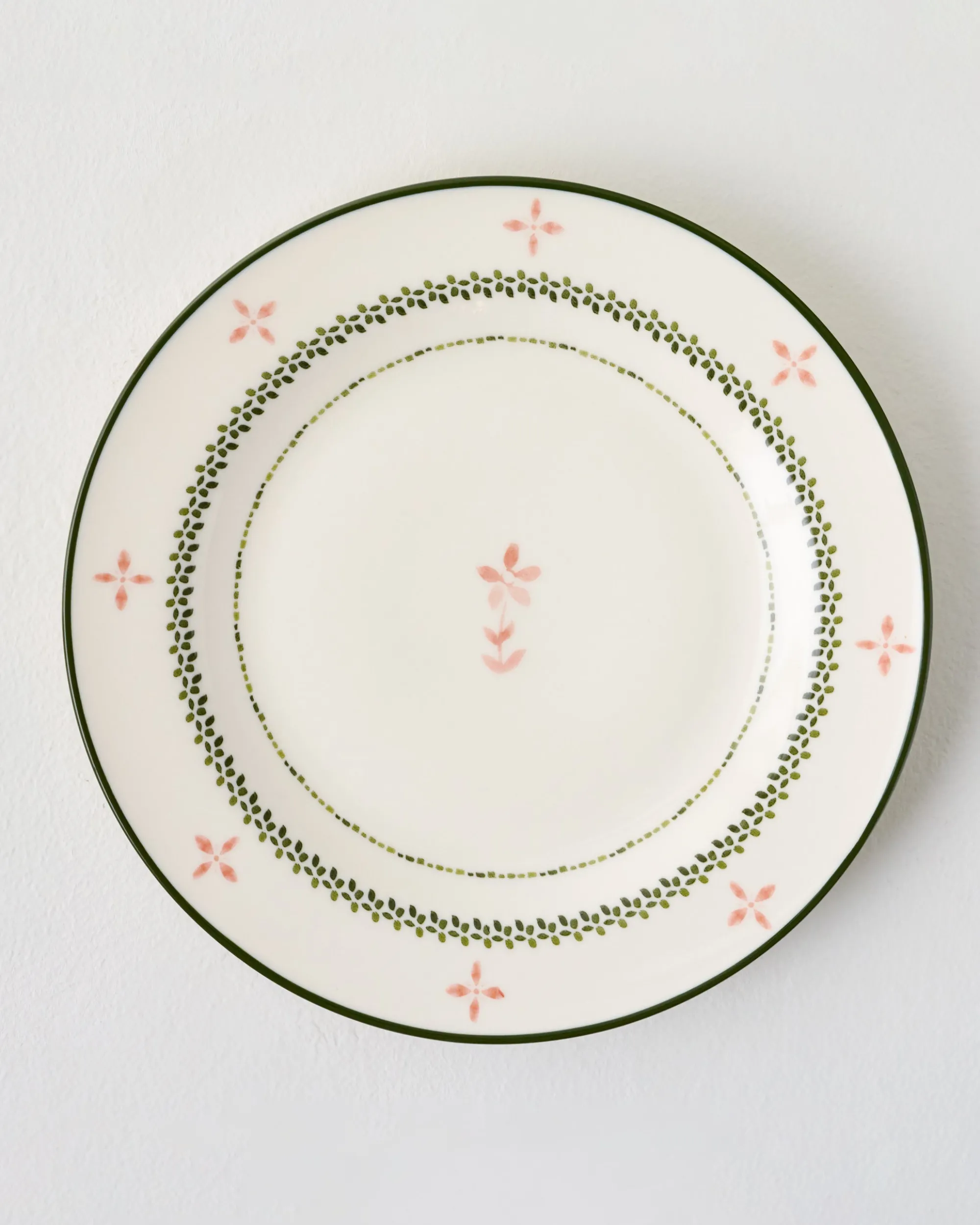 VND7817 FOXSTONE DEVELOPMENT CO.,LTD Green Luna Floral Salad Plate